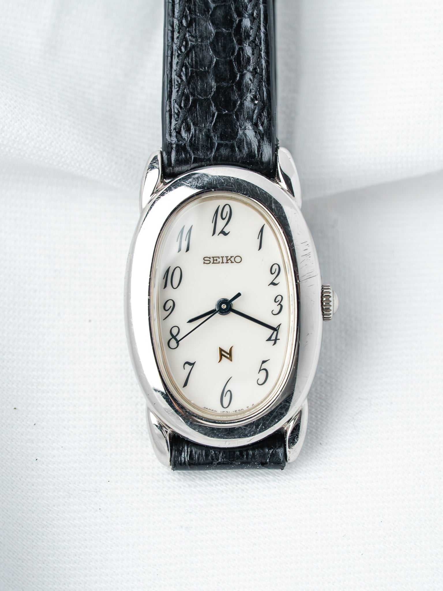 Montre Seiko Noie 1F21-5B70 Acier — Baignoire Ovale (1990s)