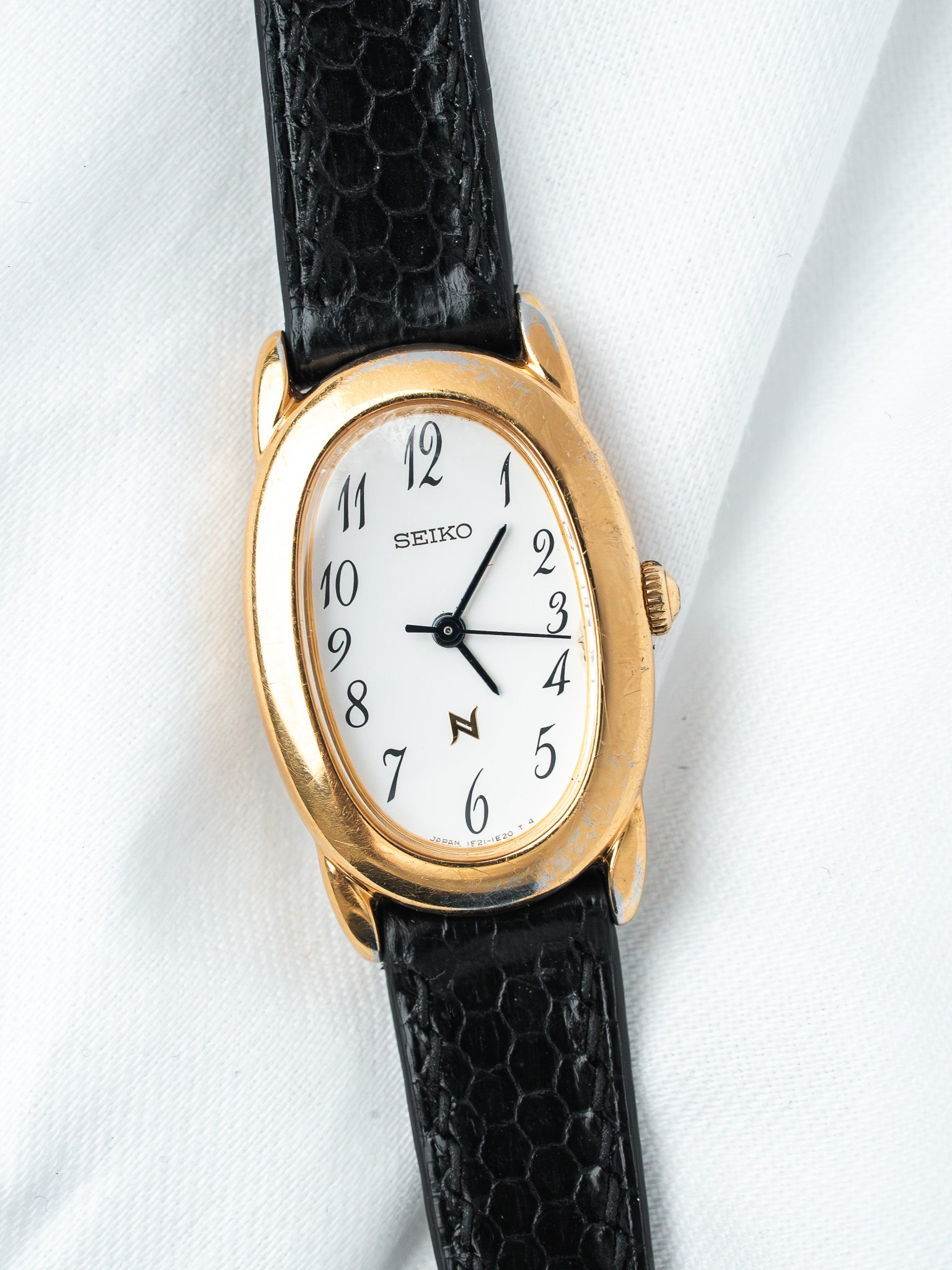Montre Seiko Noie 1F21-5B70 Plaqué Or — Baignoire (1994)