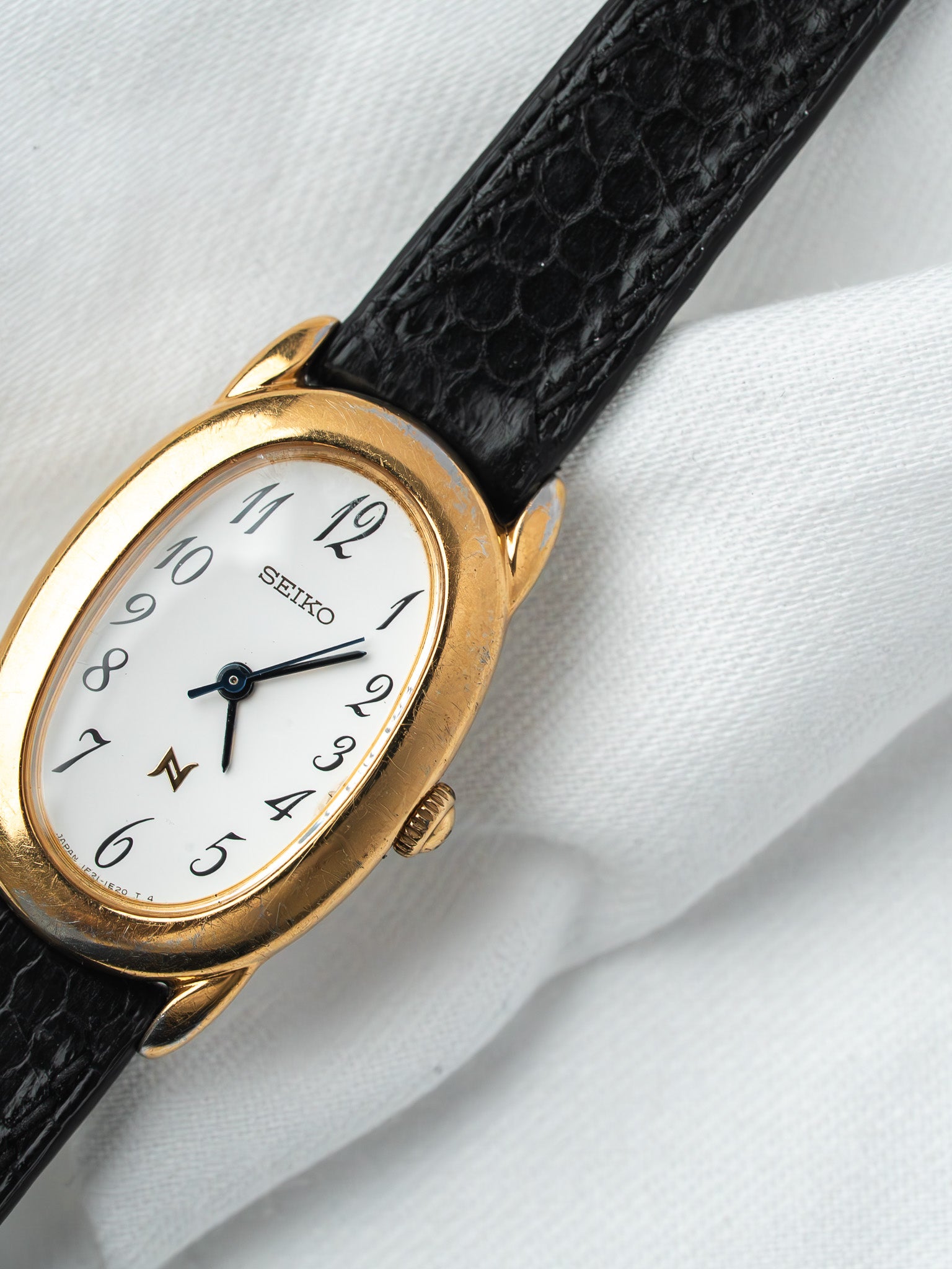 Montre Seiko Noie 1F21-5B70 Plaqué Or — Baignoire (1994)