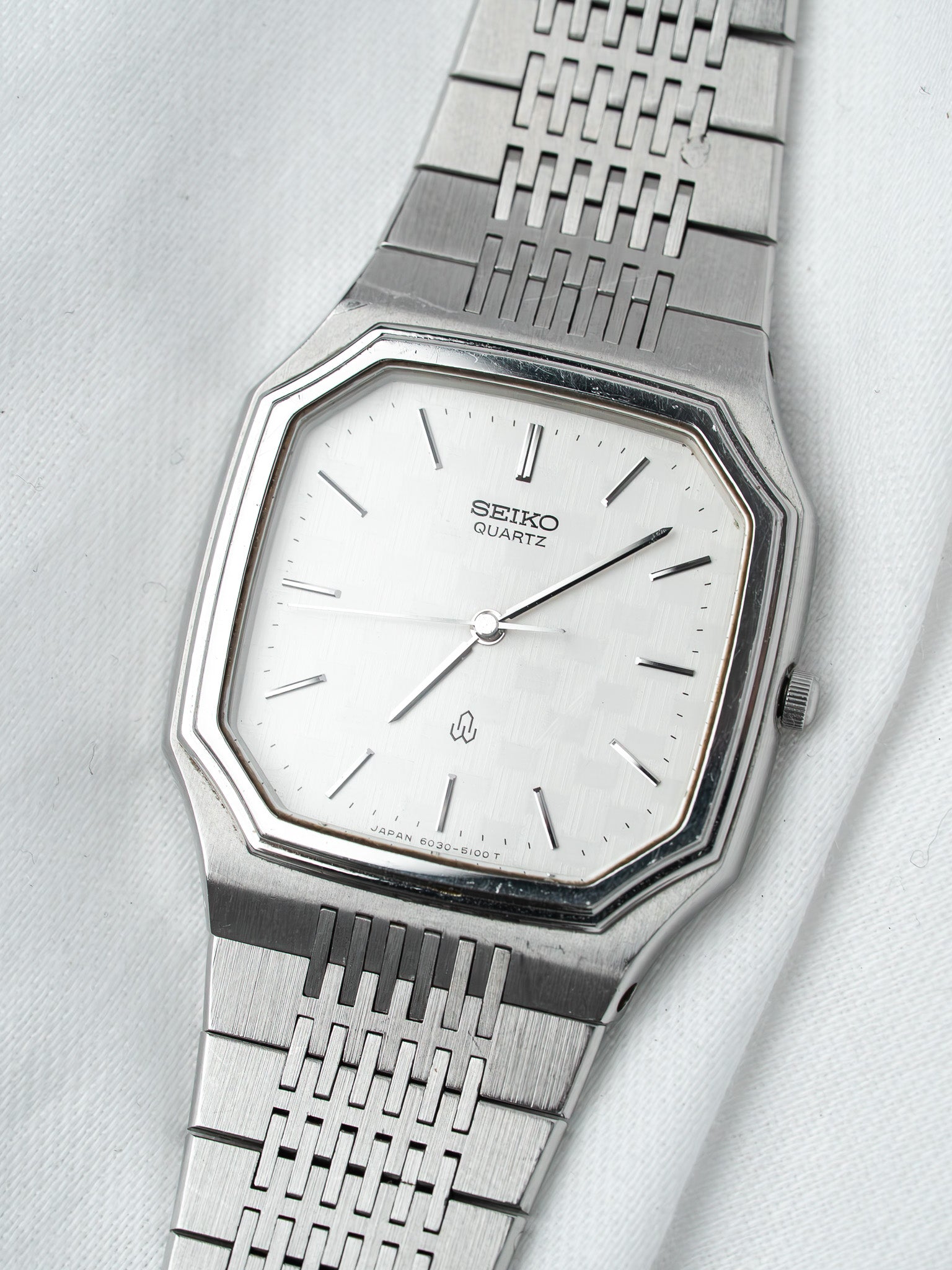Montre Seiko 6030-5080 Acier — Coussin Cadran Damier Tissé (1980)