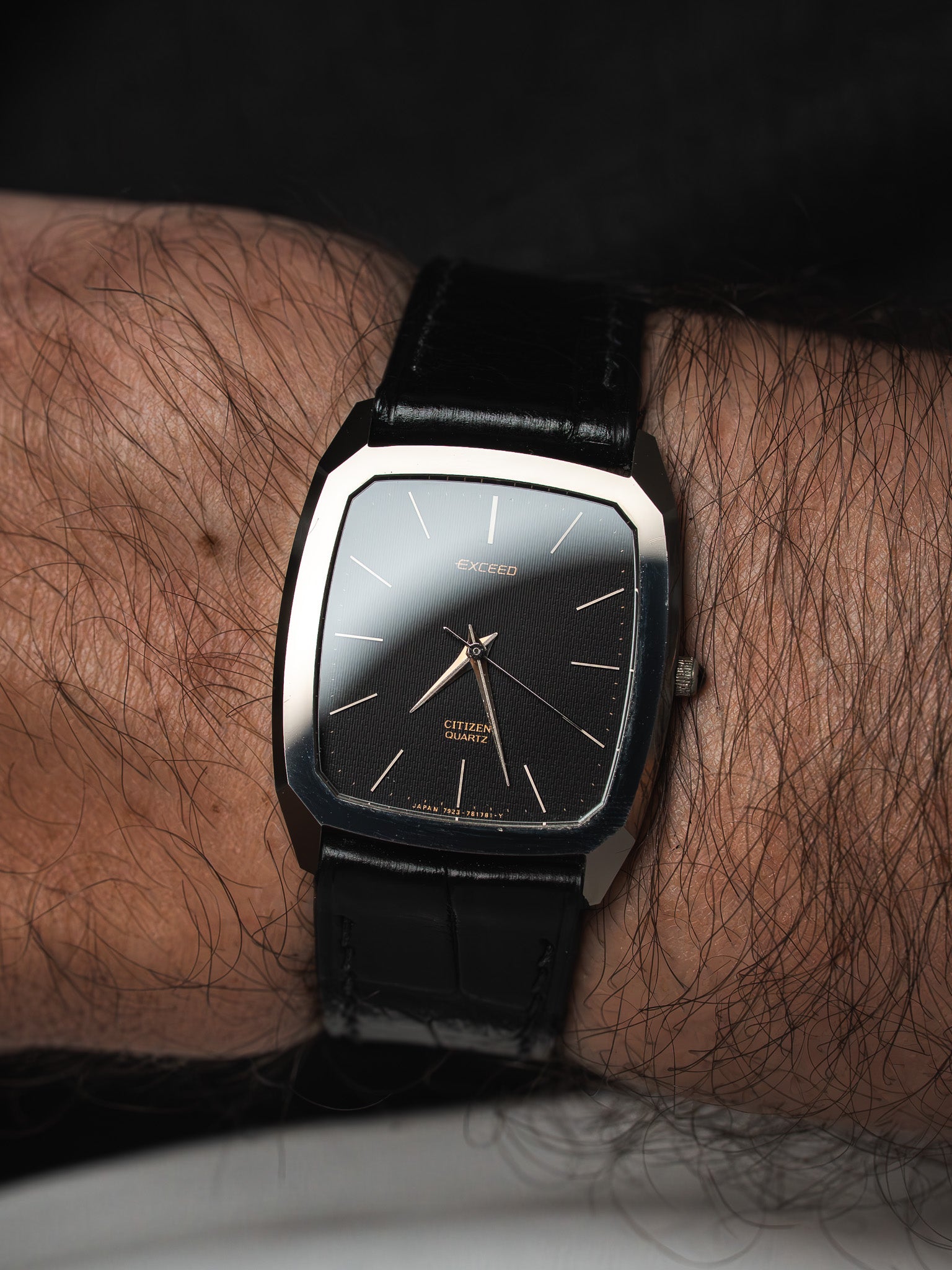 ساعة Citizen Exceed 4-798422.K PVD برونزي — Tonneau أسود (1980s) 