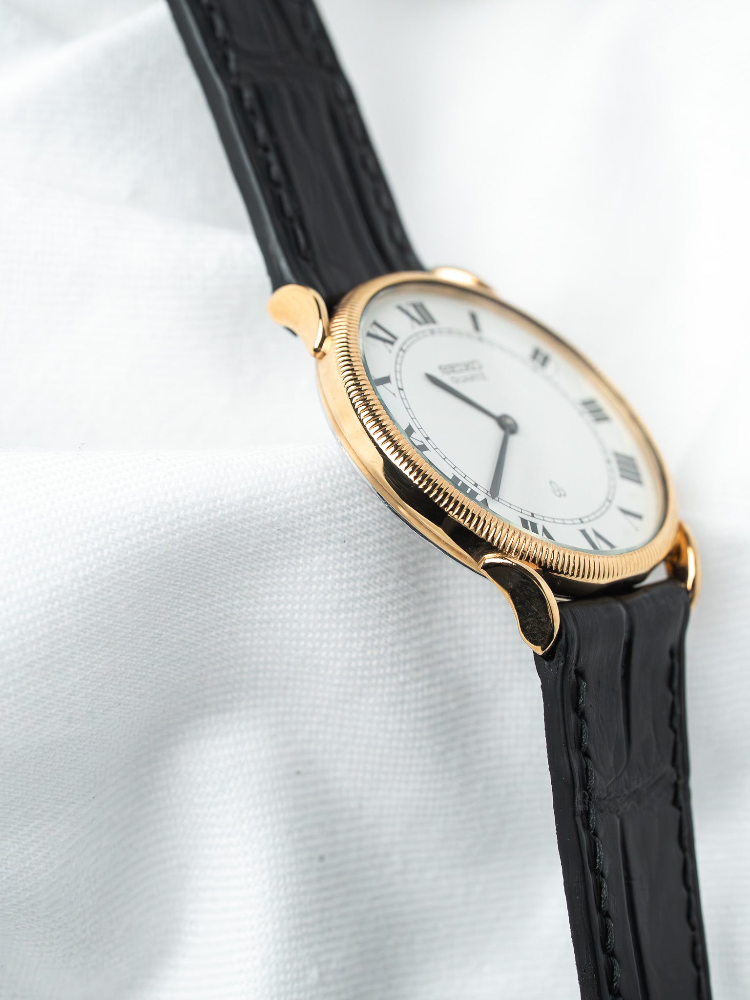 Montre Seiko 8020-7080 Plaqué Or — Cornes de Vache Guillochée (1983)