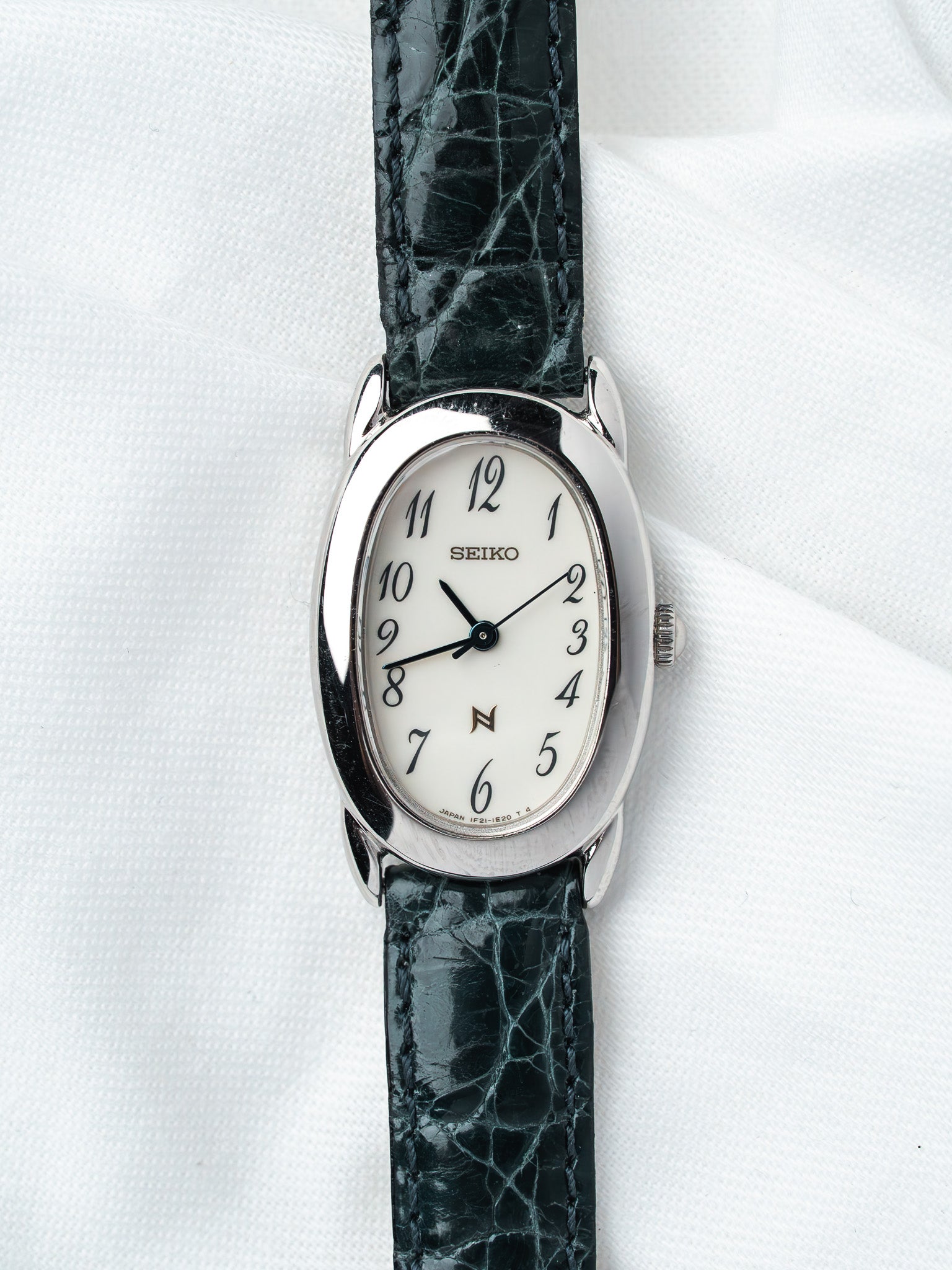 Montre Seiko Noie 1F21-5B70 Acier — Baignoire Cadran Blanc (1997)