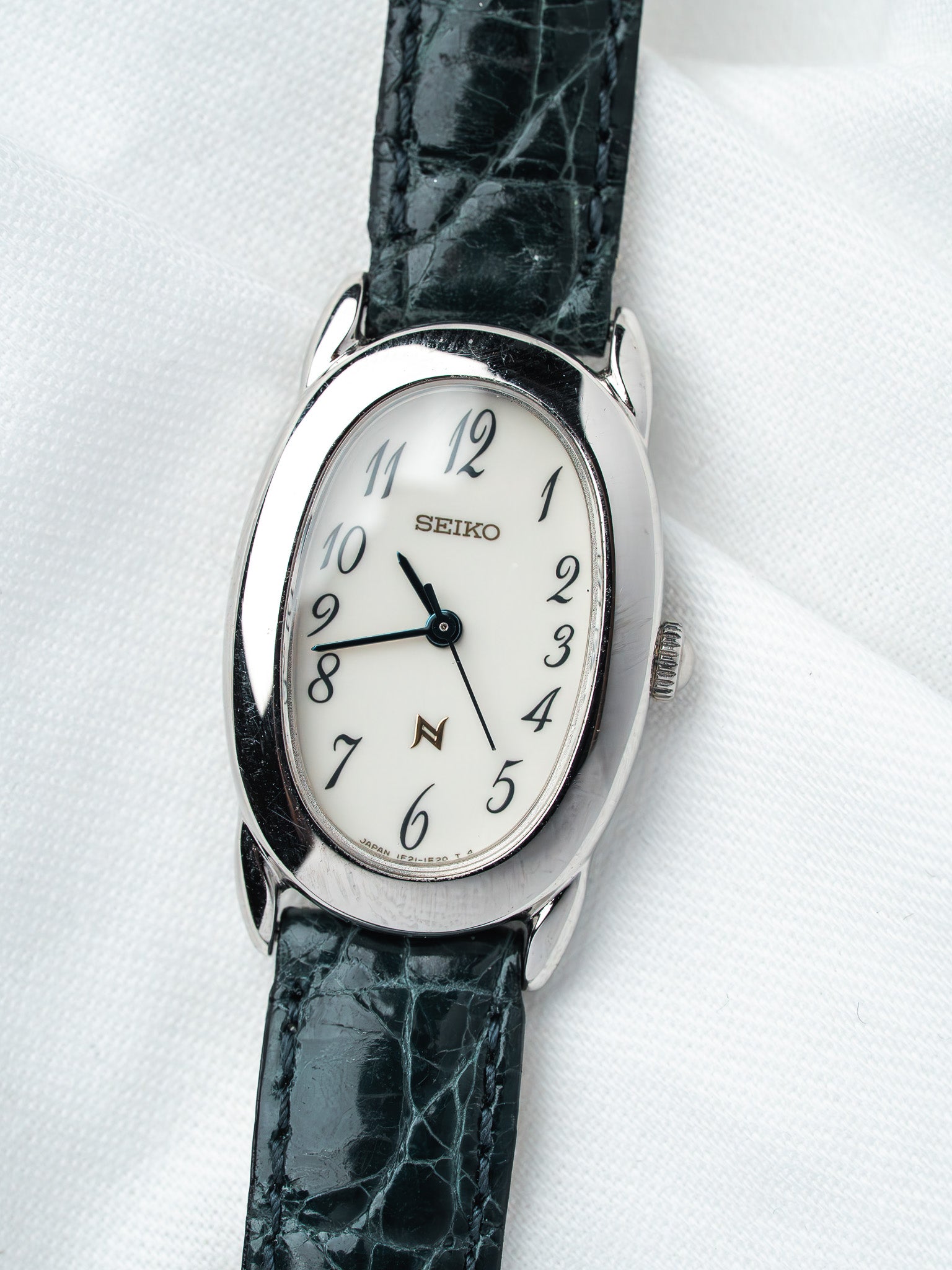Montre Seiko Noie 1F21-5B70 Acier — Baignoire Cadran Blanc (1997)