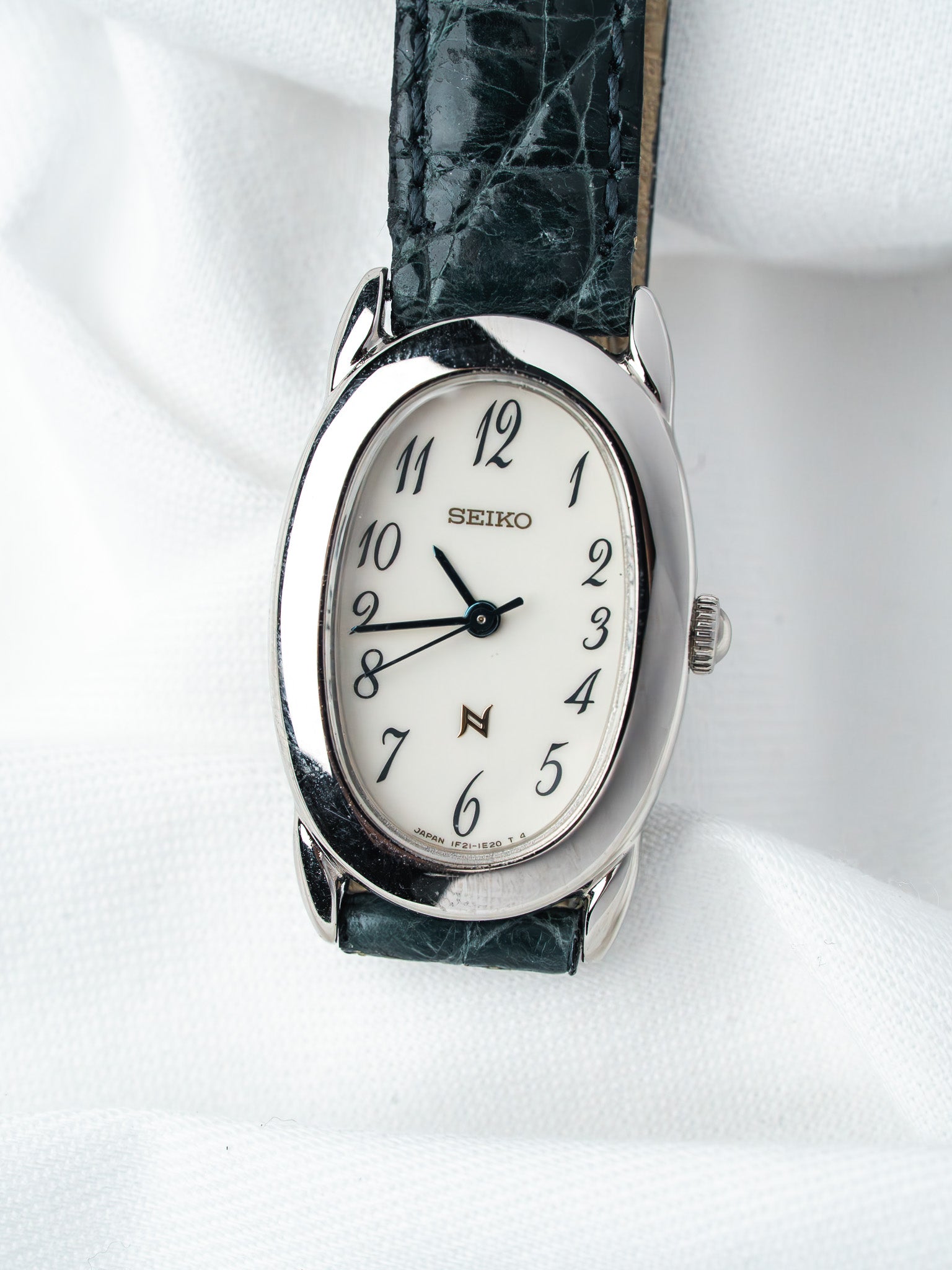 Montre Seiko Noie 1F21-5B70 Acier — Baignoire Cadran Blanc (1997)