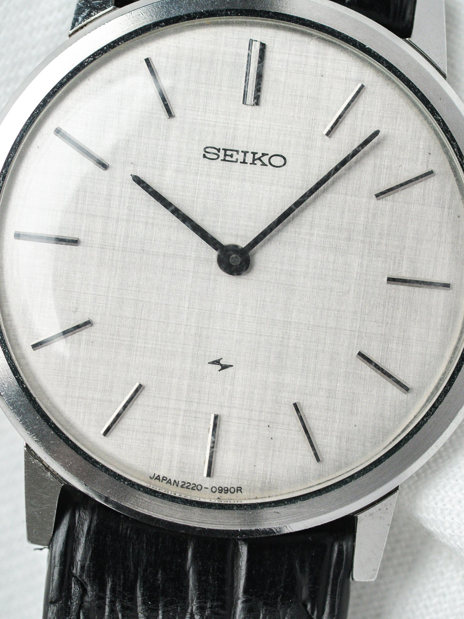 Montre Seiko 2220-0180 Acier — Cadran Lin Argenté Manuel (1974)