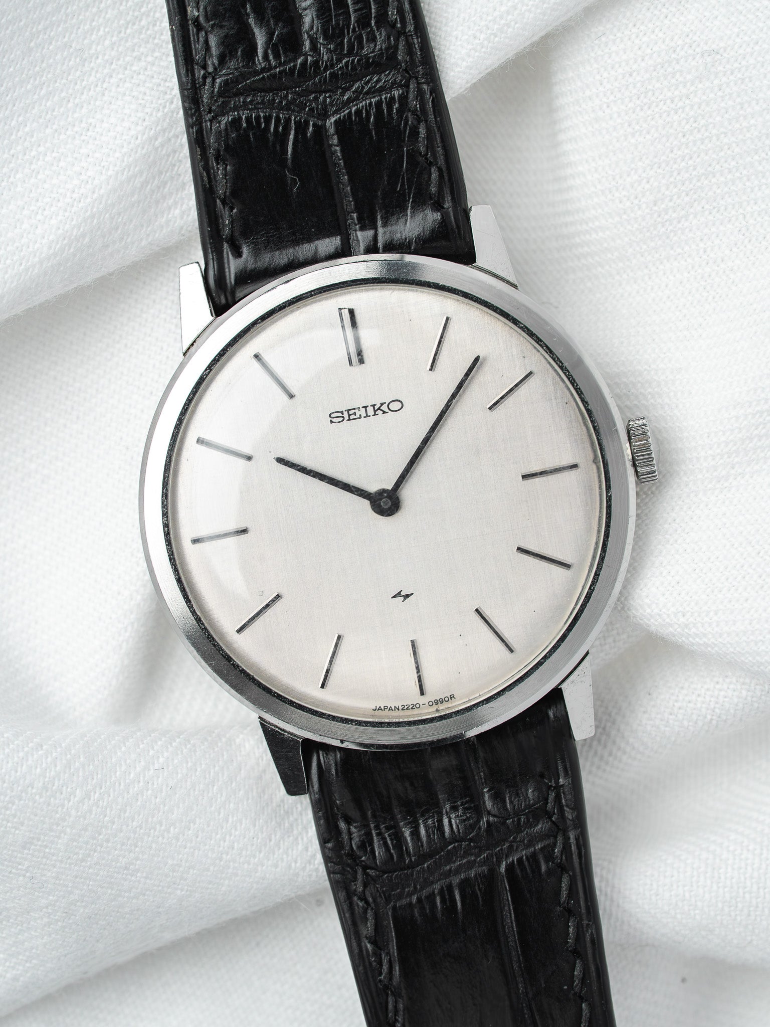 Montre Seiko 2220-0180 Acier — Cadran Lin Argenté Manuel (1974)