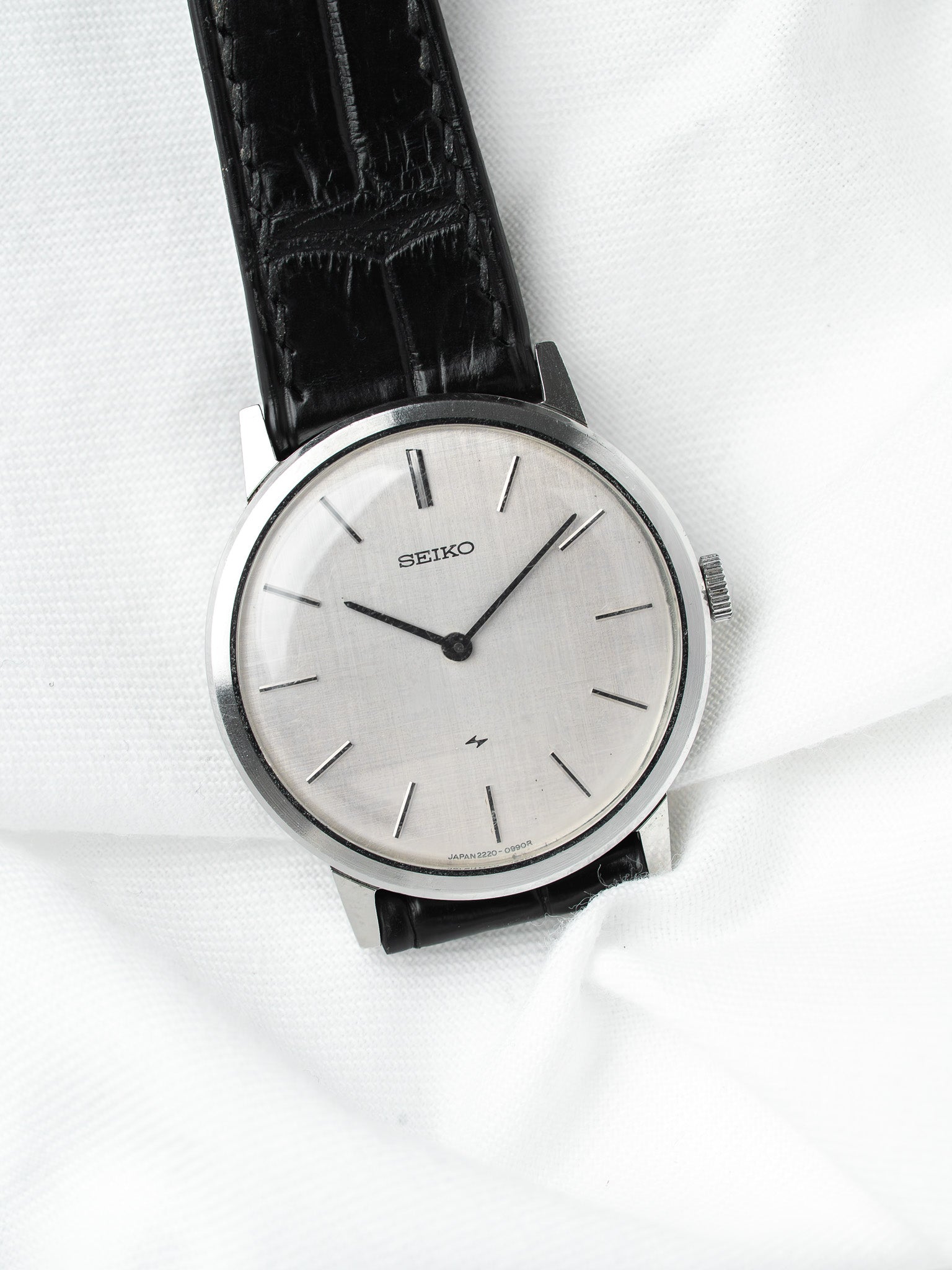 Montre Seiko 2220-0180 Acier — Cadran Lin Argenté Manuel (1974)
