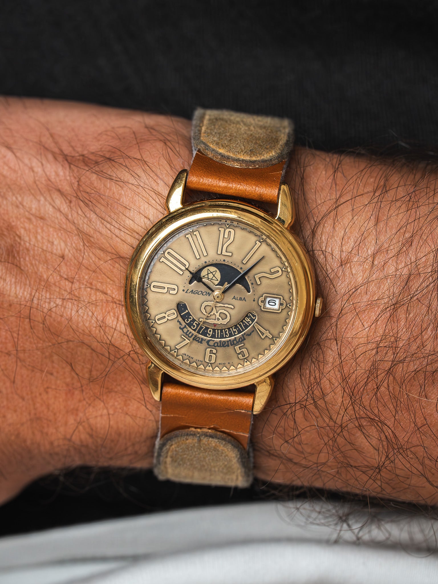 Montre Alba Lagoon V338-6B80 Plaqué Or — Calendrier Lunaire (1990s)