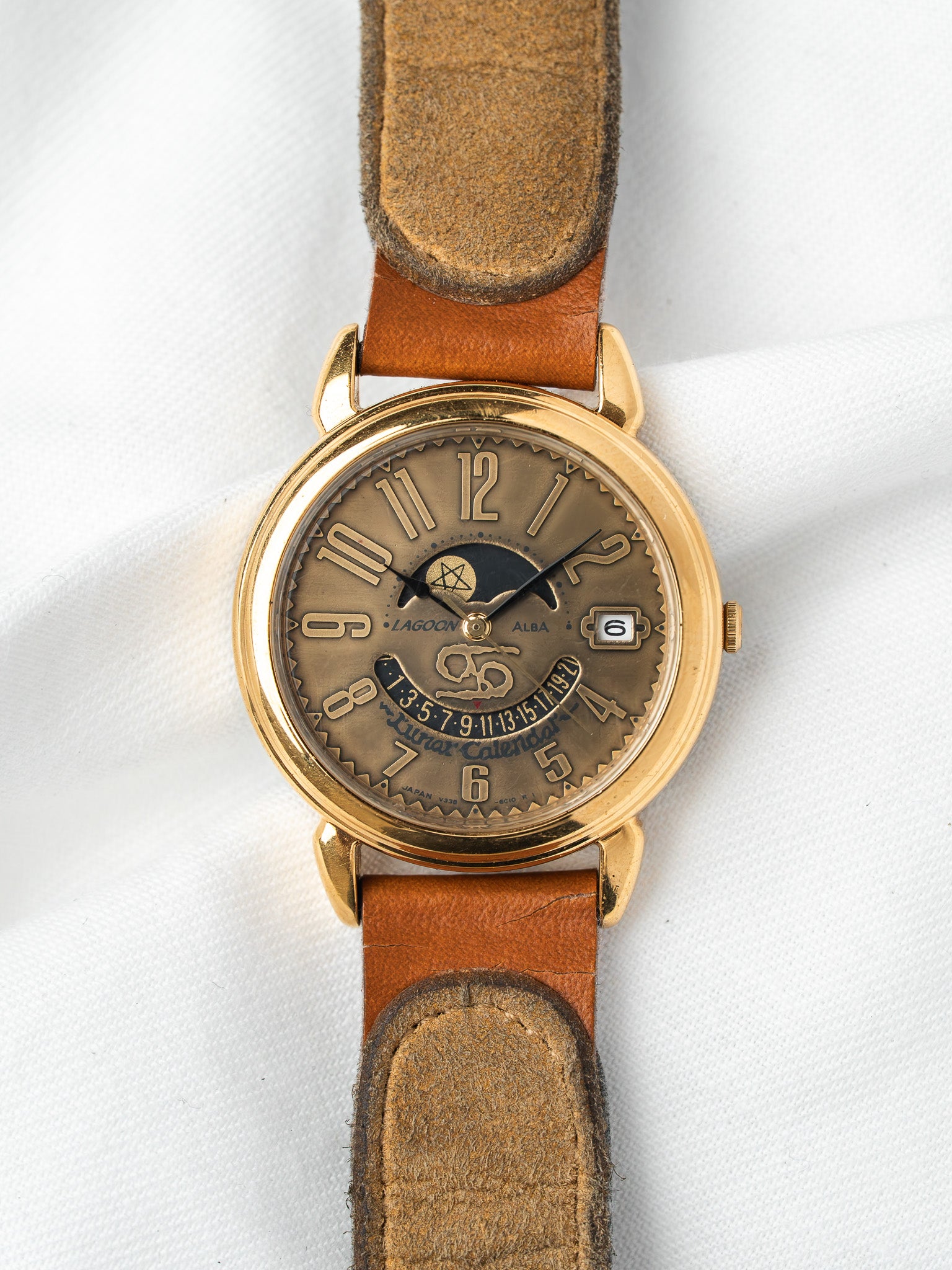 Montre Alba Lagoon V338-6B80 Plaqué Or — Calendrier Lunaire (1990s)