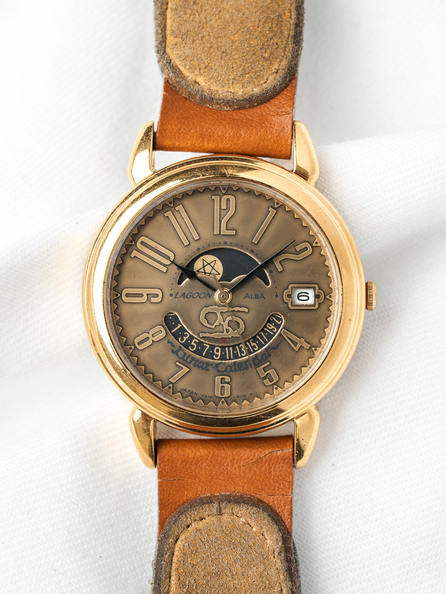 Montre Alba Lagoon V338-6B80 Plaqué Or — Calendrier Lunaire (1990s)