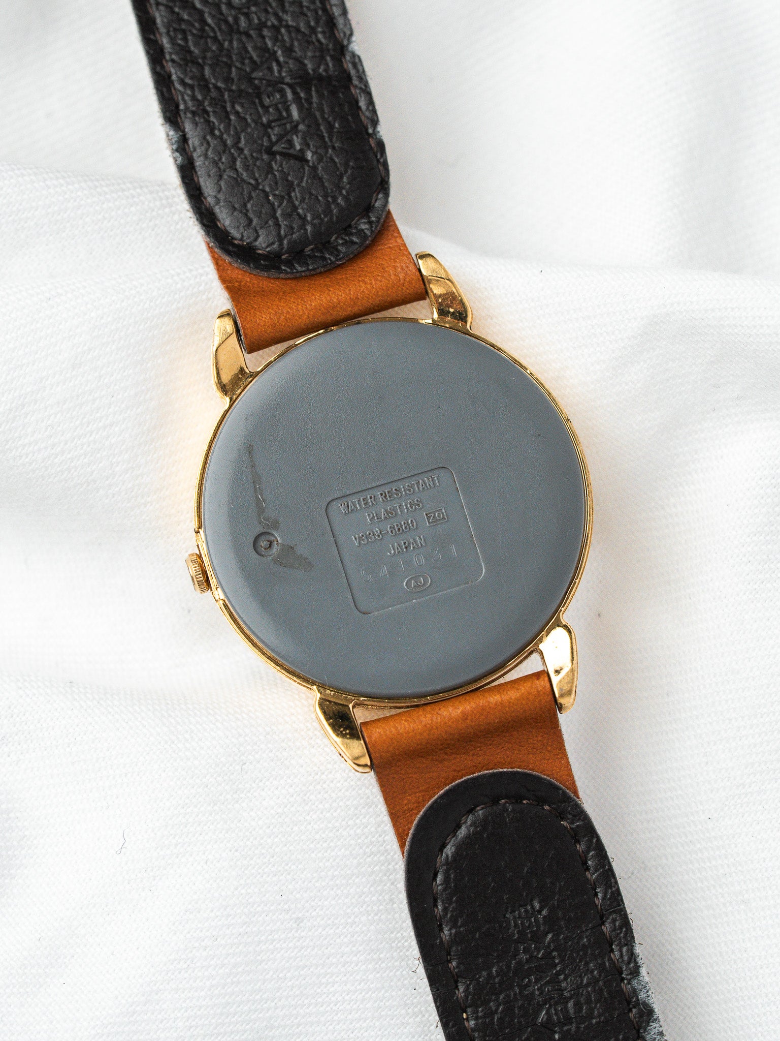 Montre Alba Lagoon V338-6B80 Plaqué Or — Calendrier Lunaire (1990s)