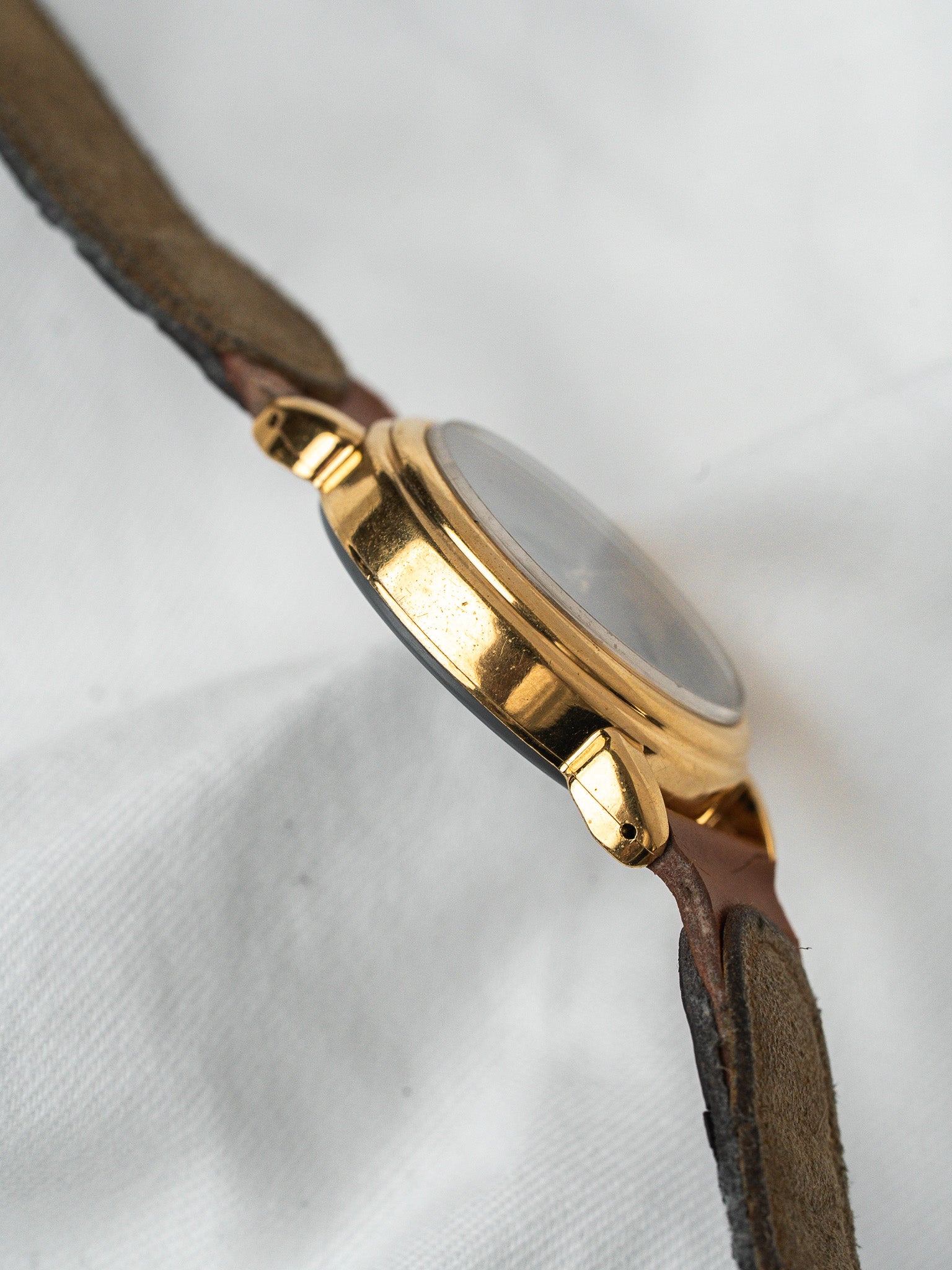Montre Alba Lagoon V338-6B80 Plaqué Or — Calendrier Lunaire (1990s)