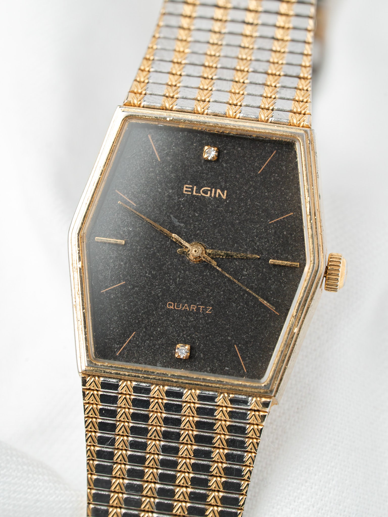Montre Elgin Hexagonale Bicolore — Cadran Noir Pailleté (1981)