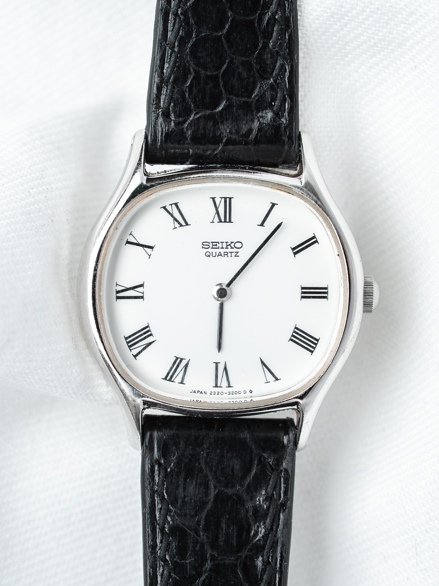 Montre Seiko 2320-6640 Acier — Coussin Cadran Romain (1981)