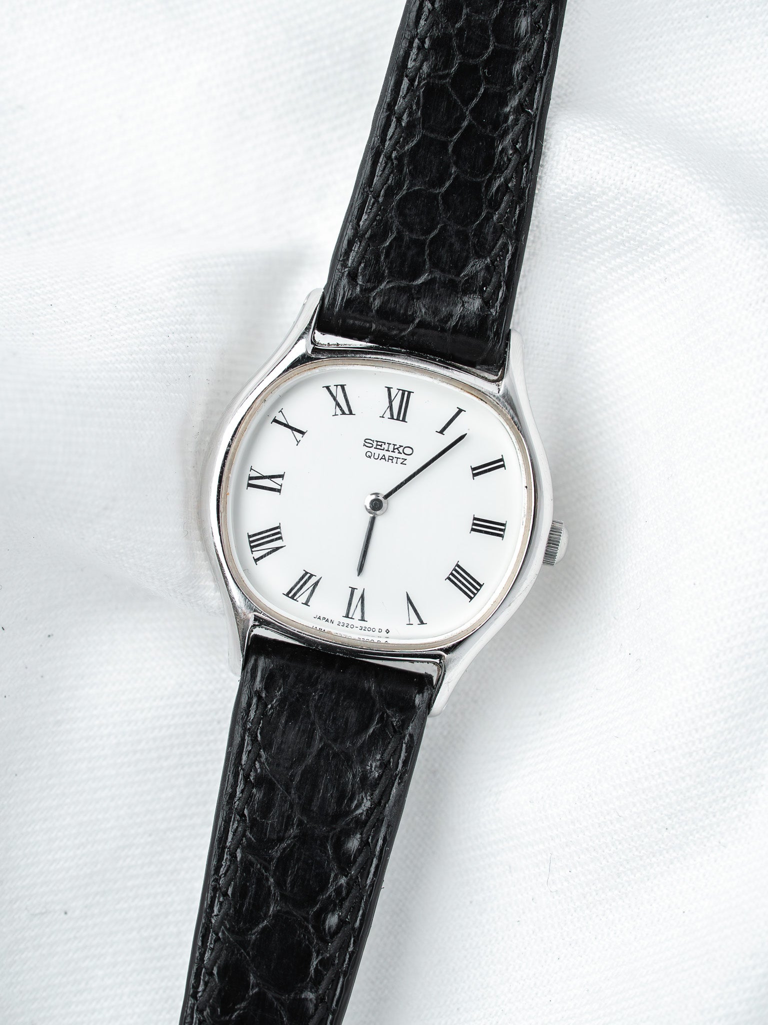 Montre Seiko 2320-6640 Acier — Coussin Cadran Romain (1981)