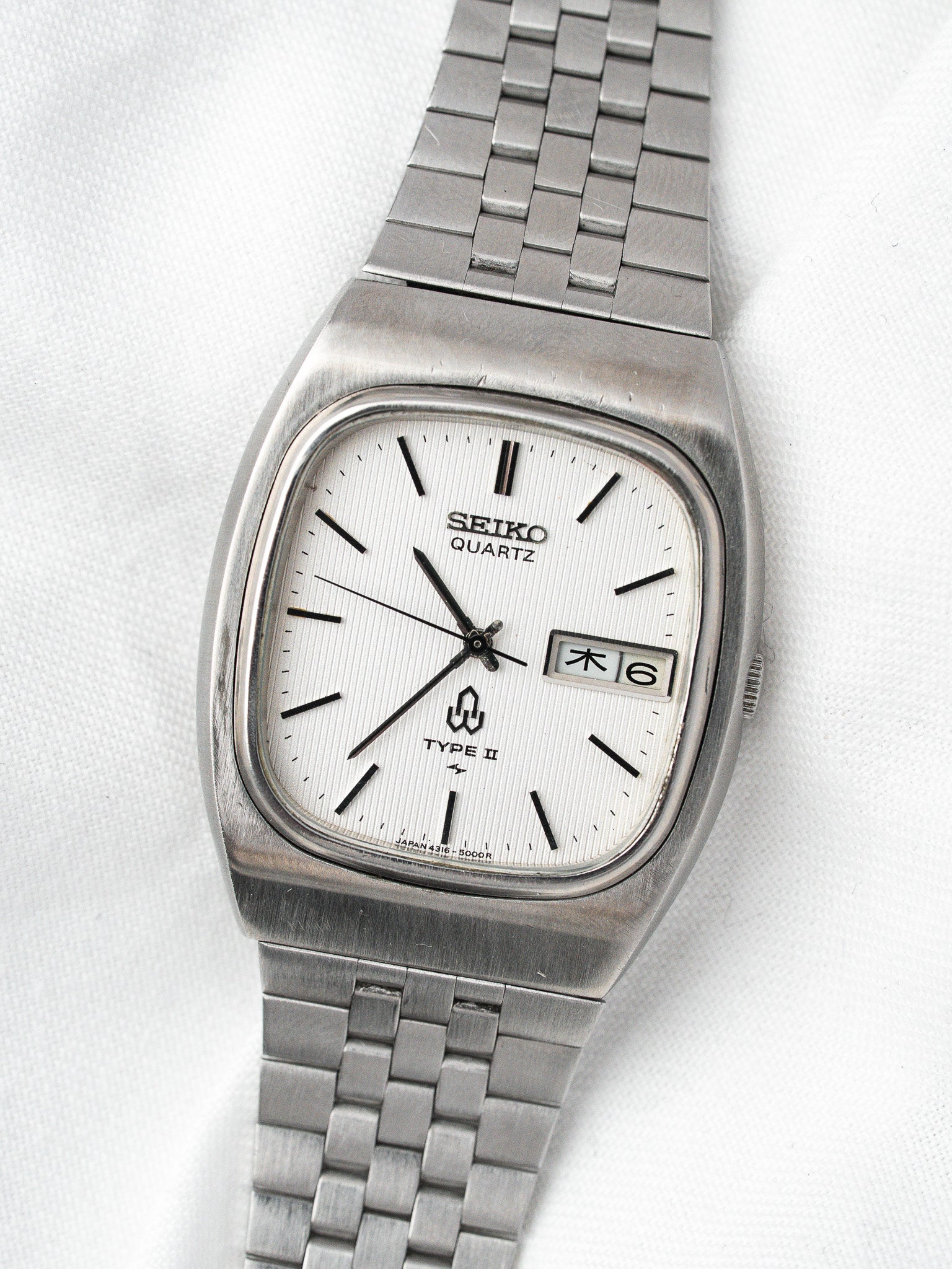 Seiko Type II 4318-5000 Coussin — Cadran Argenté Tapisserie (1977)