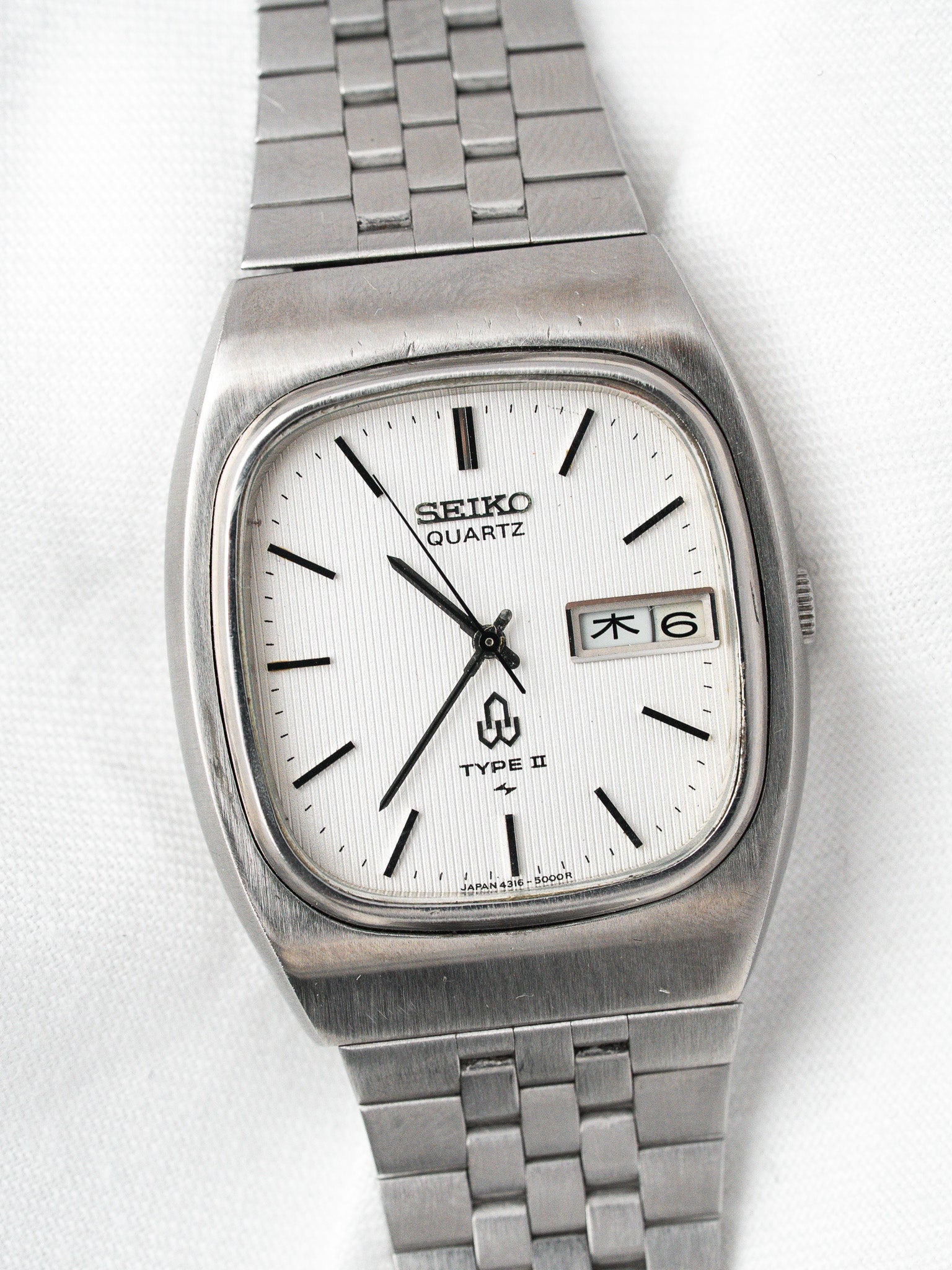 Seiko Type II 4318-5000 Coussin — Cadran Argenté Tapisserie (1977)