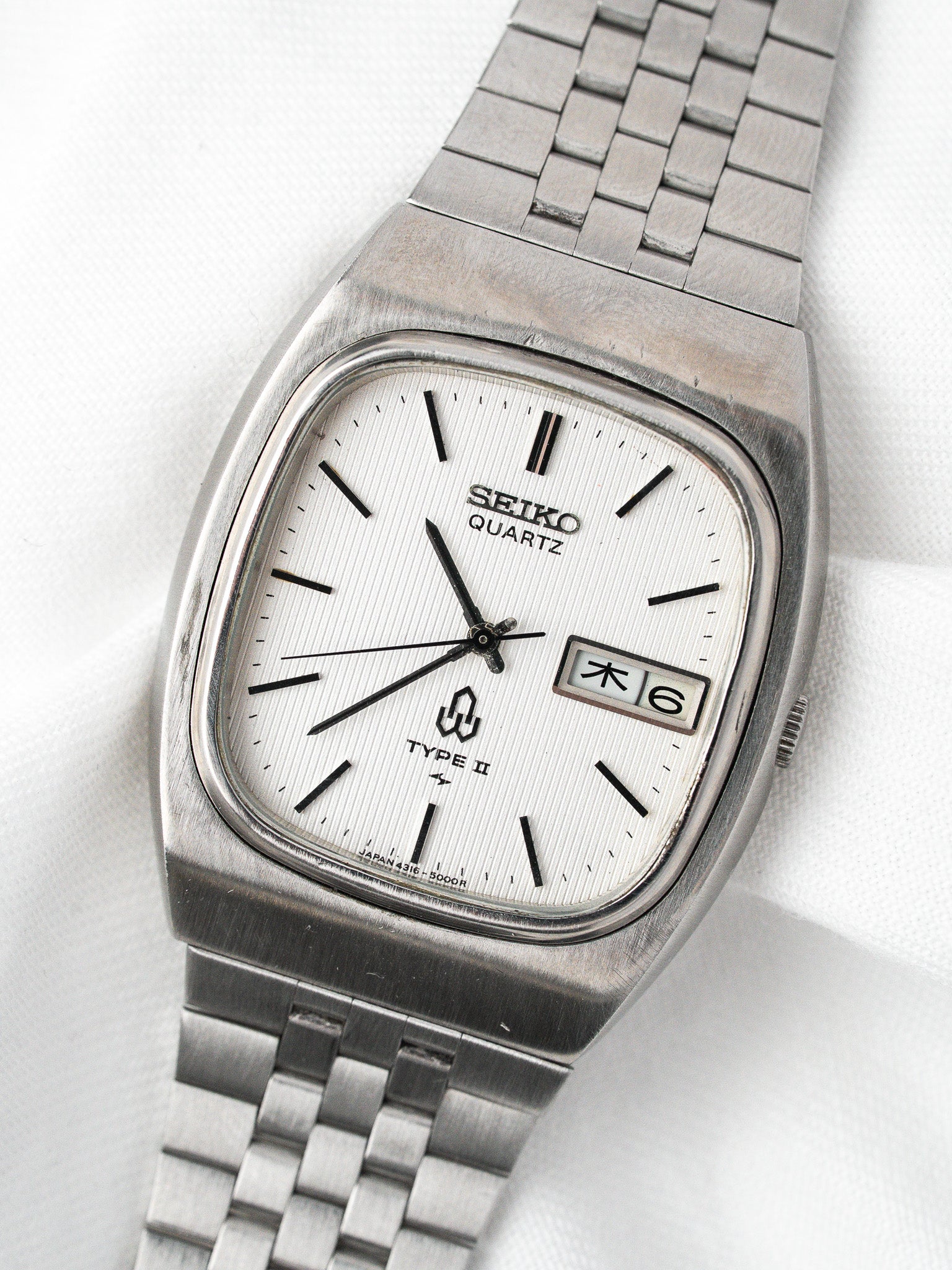 Seiko Type II 4318-5000 Coussin — Cadran Argenté Tapisserie (1977)