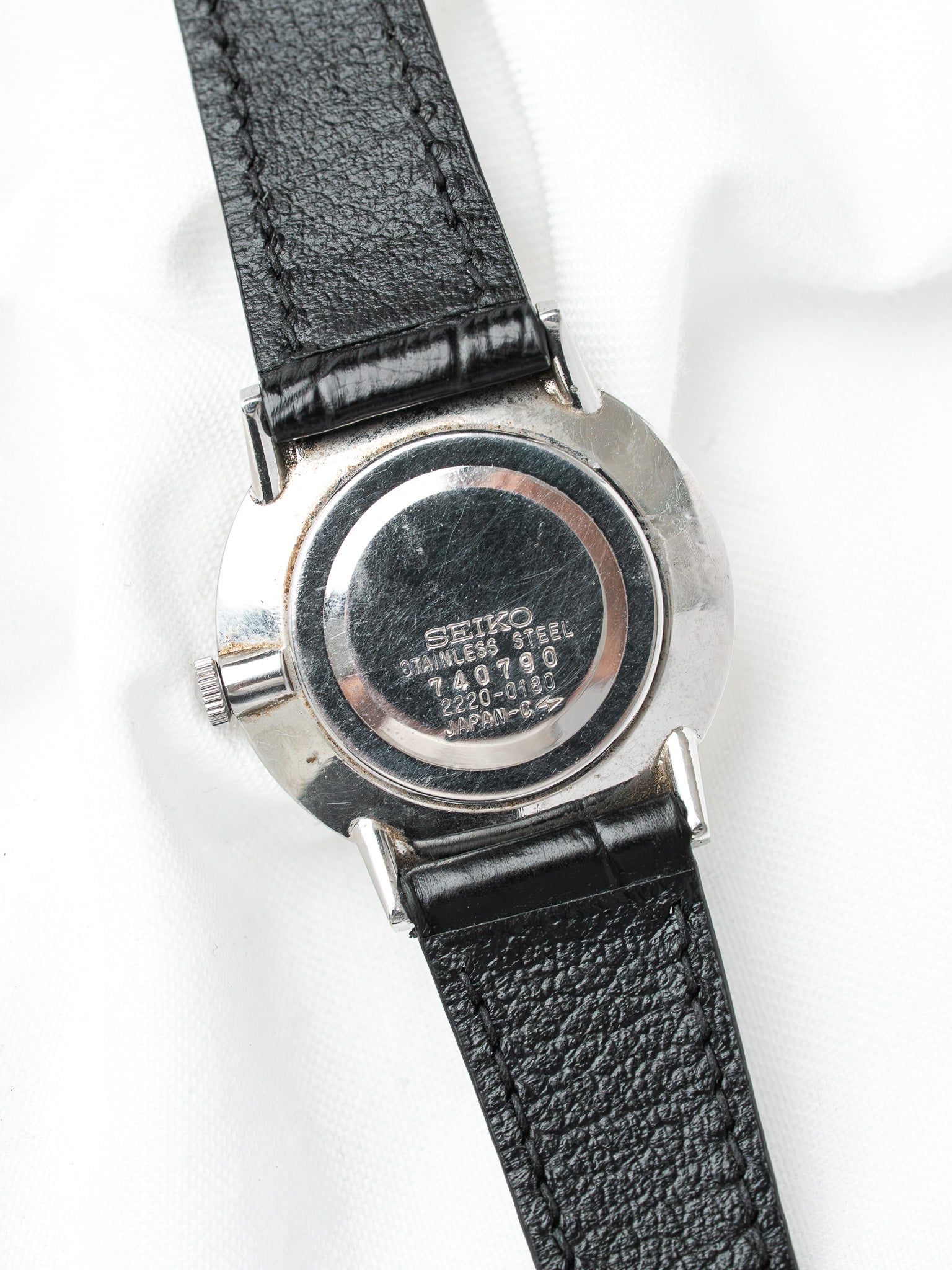 Seiko 2220-0180 Ronde Acier — Cadran Lin Argenté Manuel (1977)