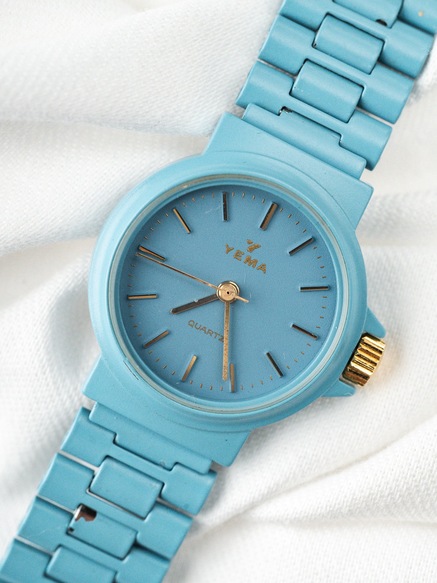 Montre Yema Vintage Turquoise — Laqué Format Mini (1990s)