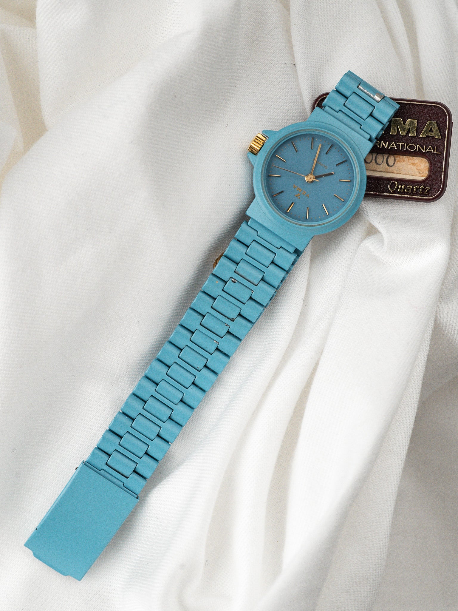 Montre Yema Vintage Turquoise — Laqué Format Mini (1990s)