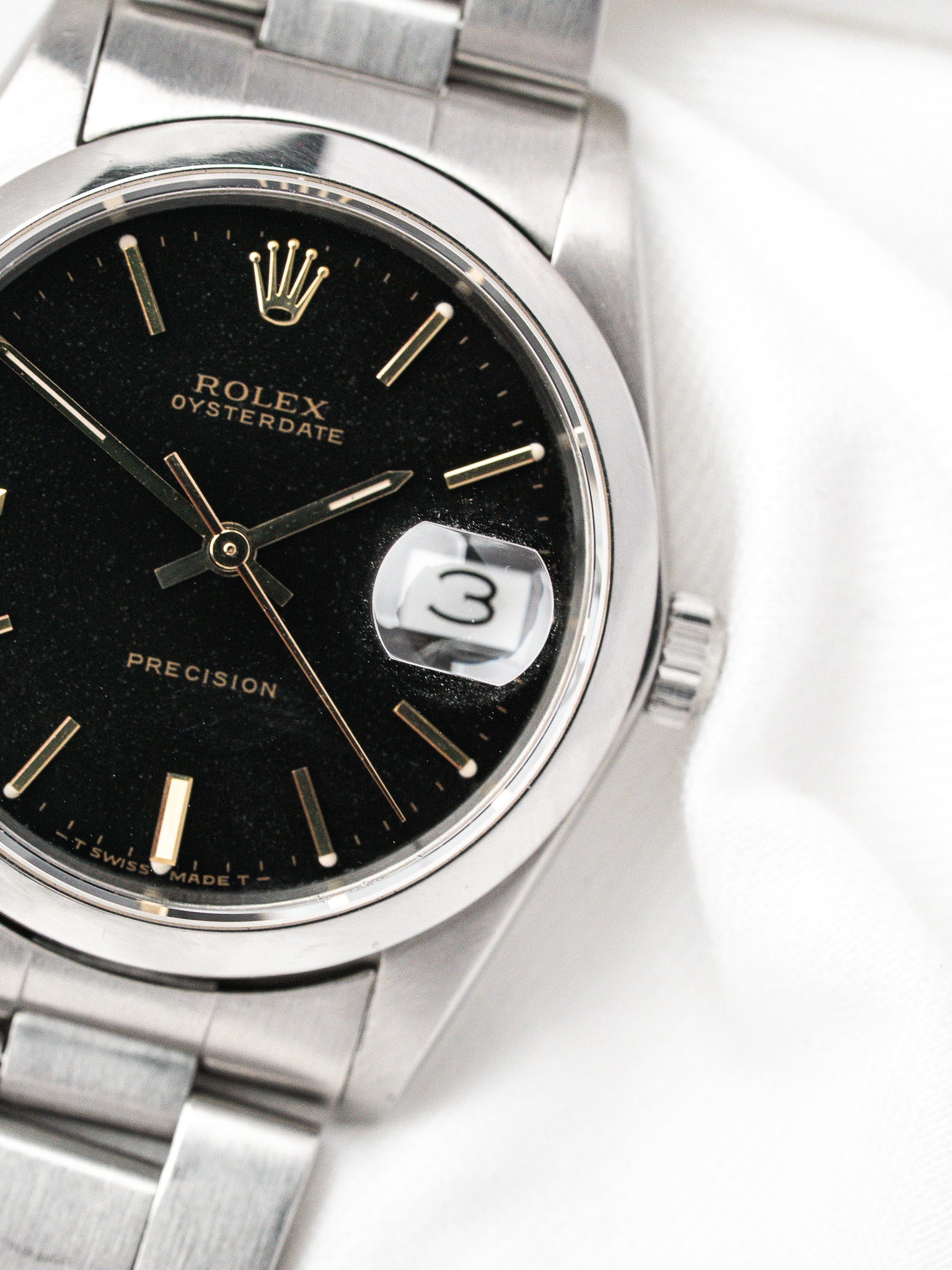 Montre Rolex Vintage Oysterdate 6694 — Cadran Noir Or (1976)