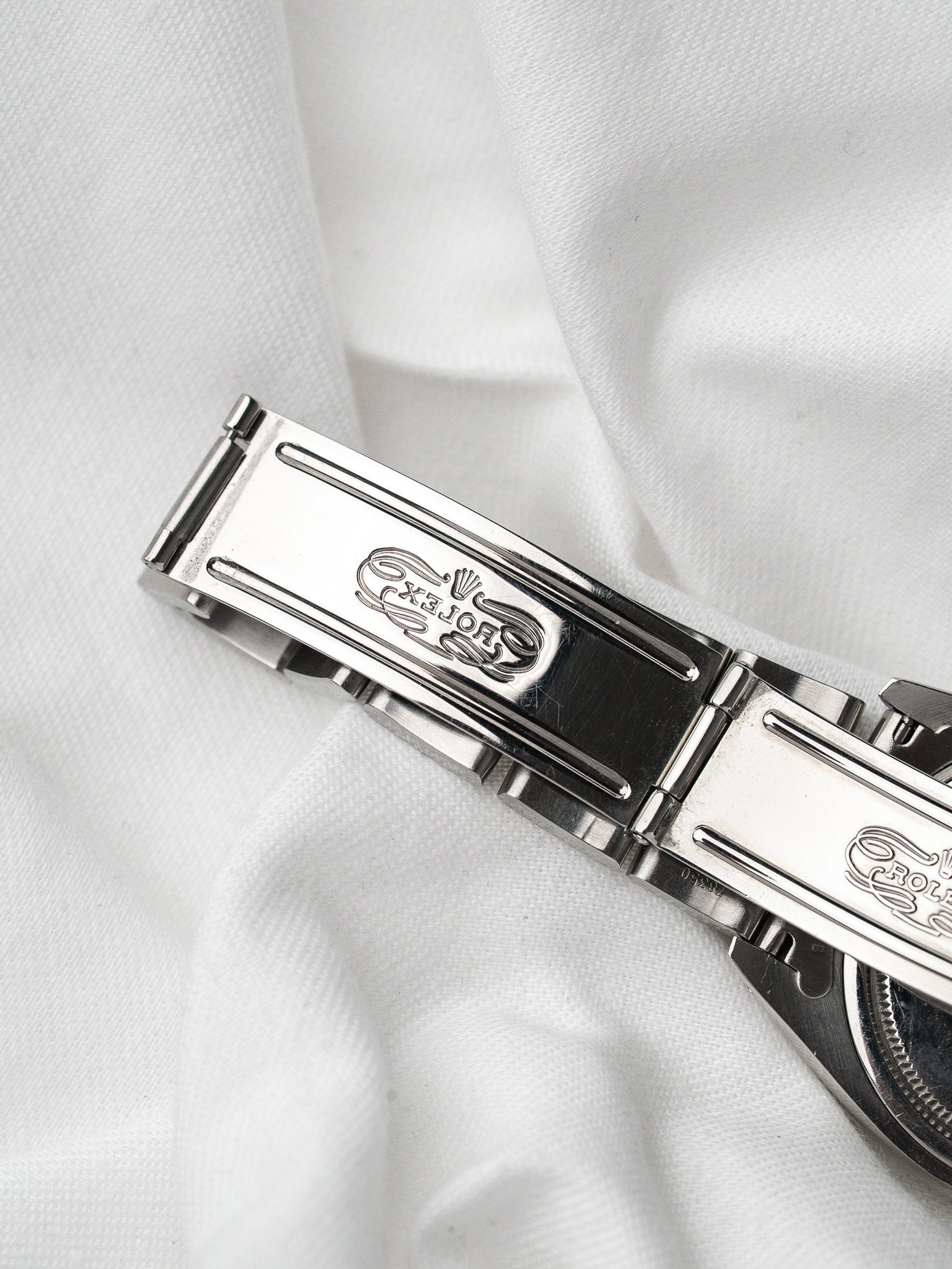 Montre Rolex Vintage Oysterdate 6694 — Cadran Noir Or (1976)