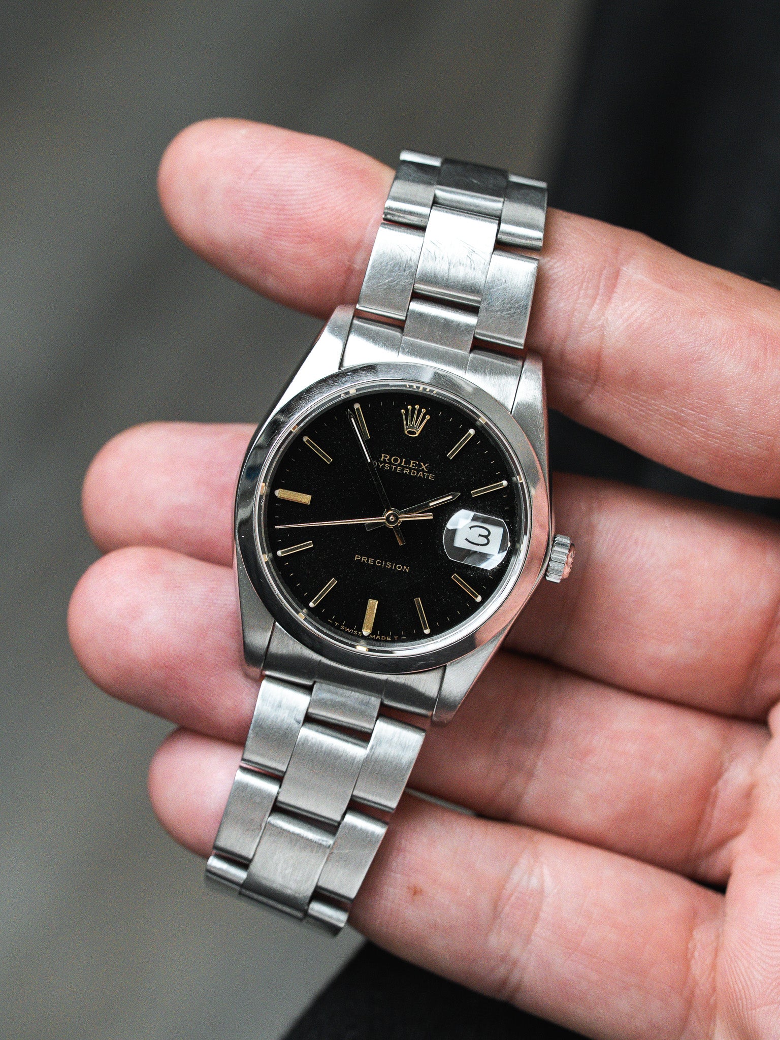Montre Rolex Vintage Oysterdate 6694 — Cadran Noir Or (1976)