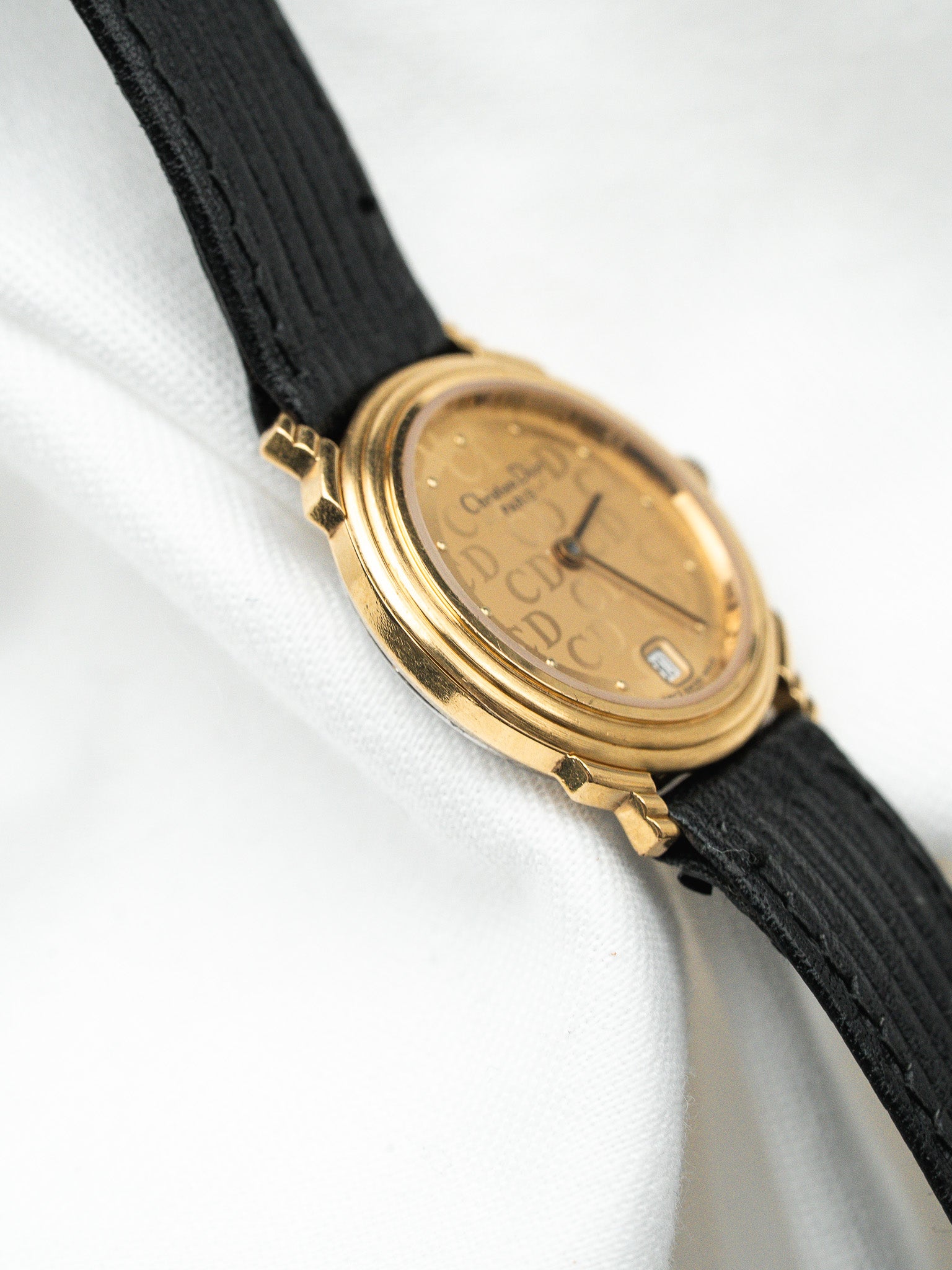 Montre Christian Dior Vintage 40.122.2 — Monogramme (1990s)