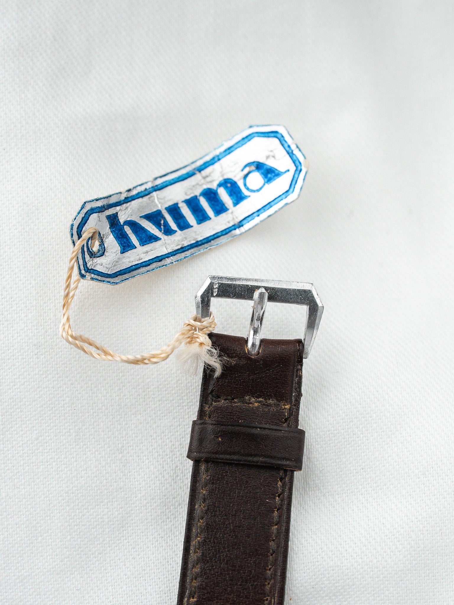 Montre Huma Vintage Tonneau — Cadran Secteurs NOS (1940s)