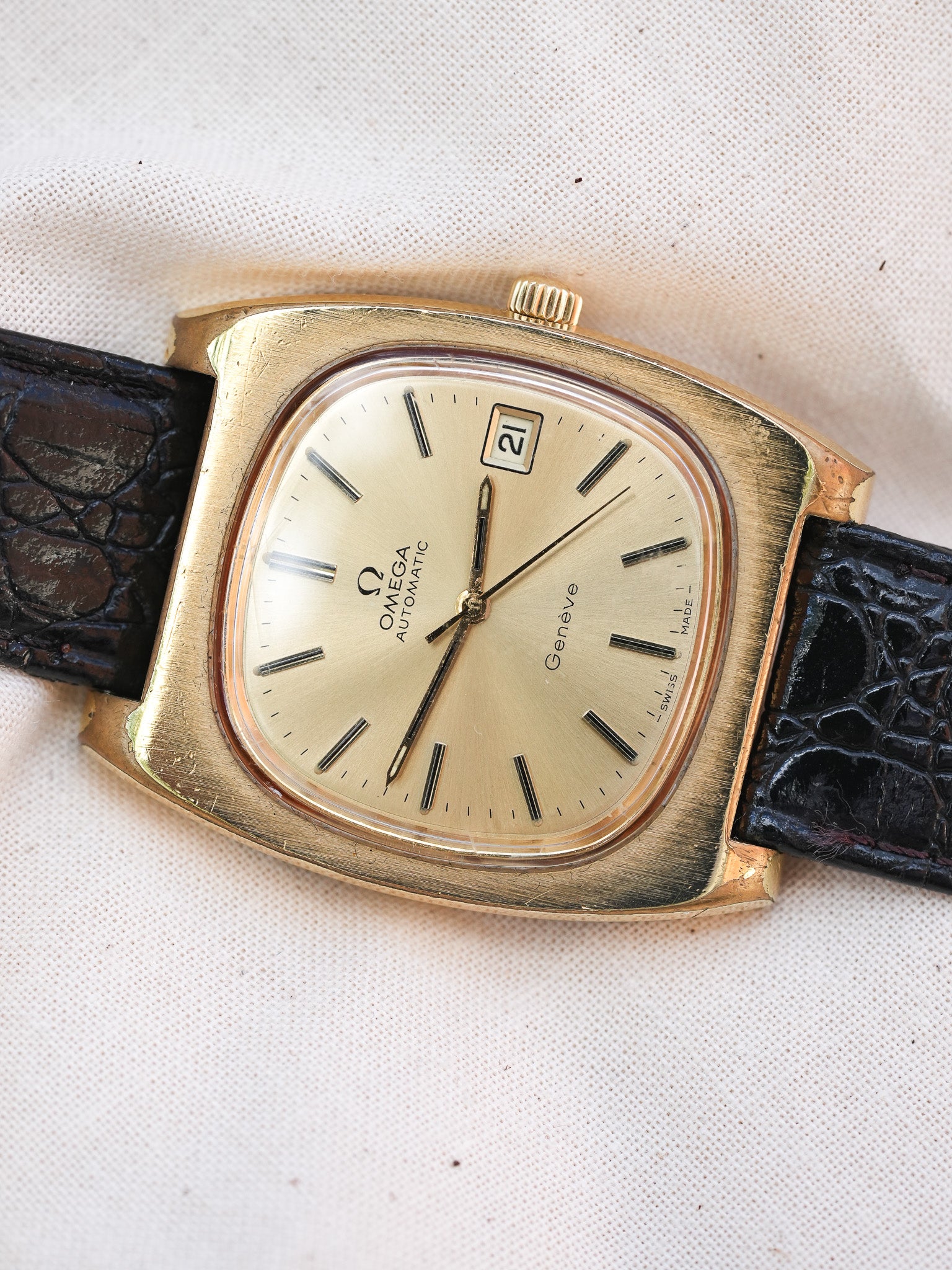 Omega - Genève Tonneau Spesso 166.0190 Placcato oro - 1974 