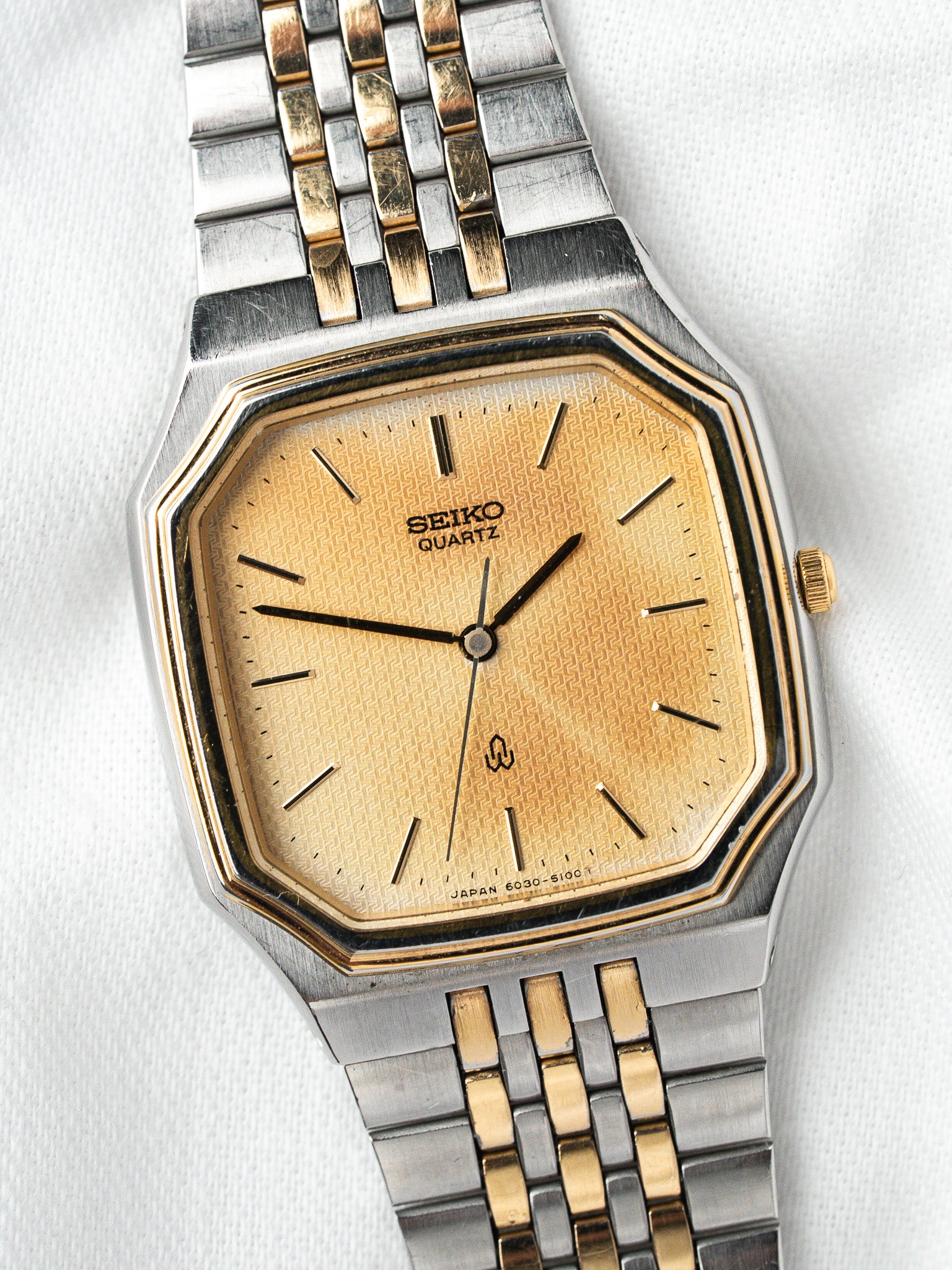 Seiko Watch Oktogonal Bicolor — Goldenes guillochiertes Zifferblatt (1988) 