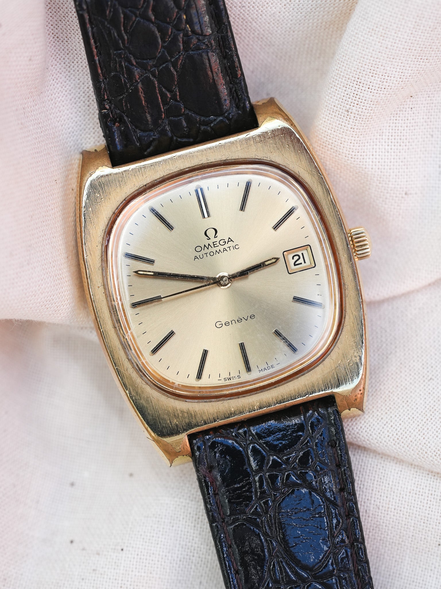 Omega - Genève Tonneau Spesso 166.0190 Placcato oro - 1974 
