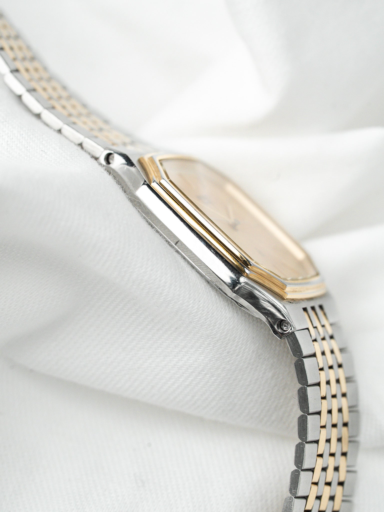 Seiko Watch Oktogonal Bicolor — Goldenes guillochiertes Zifferblatt (1988) 