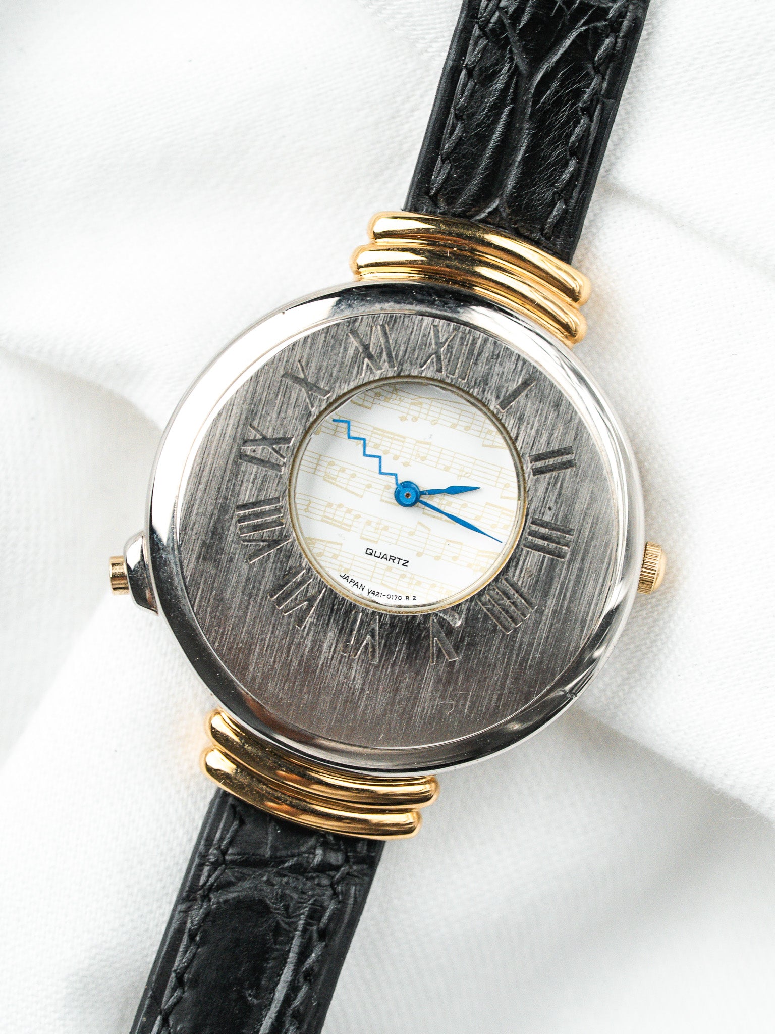 Montre Seiko Mélodie V421-0040 — Cadran Partition Aiguilles Éclair (1990)