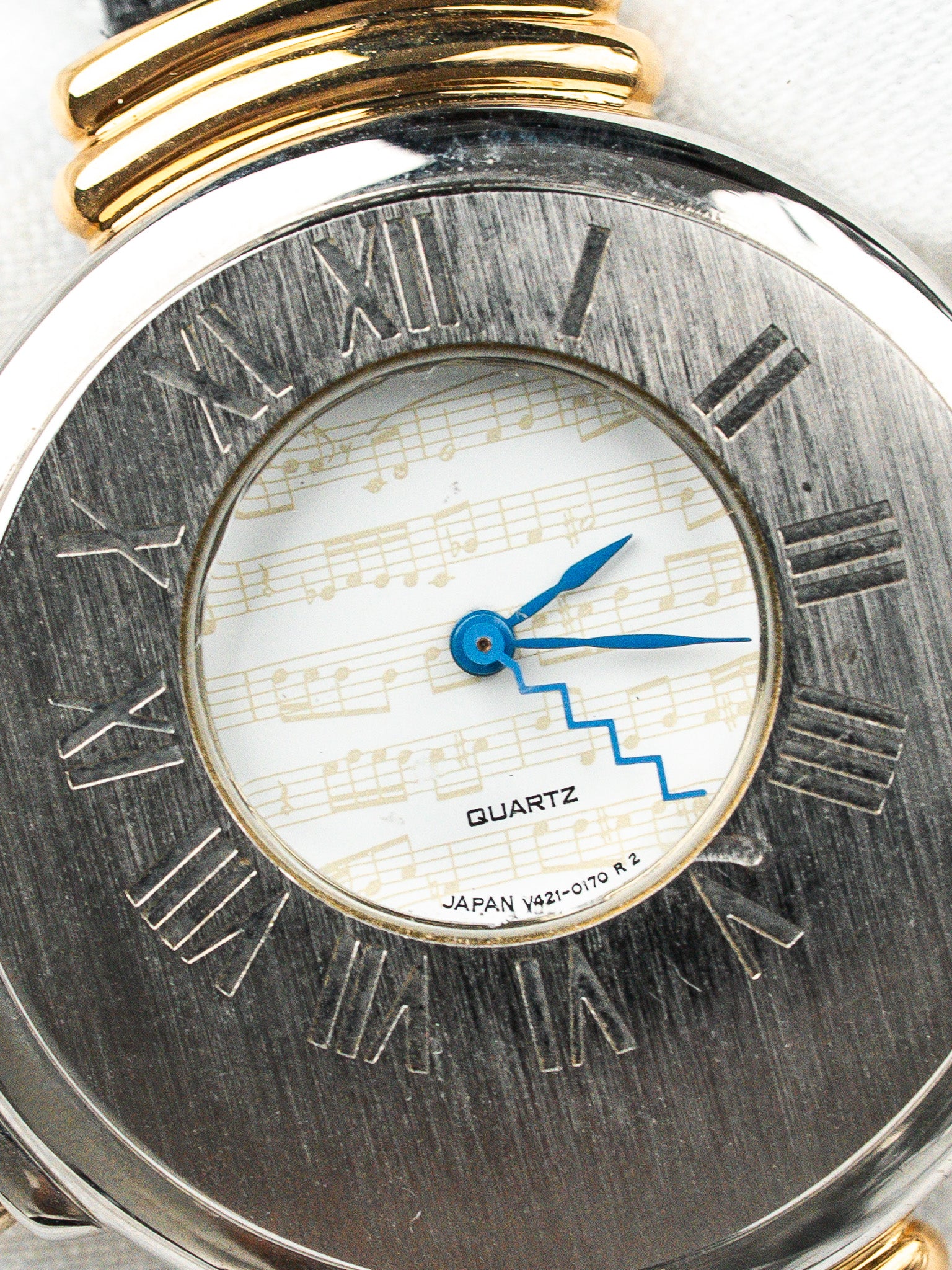 Montre Seiko Mélodie V421-0040 — Cadran Partition Aiguilles Éclair (1990)
