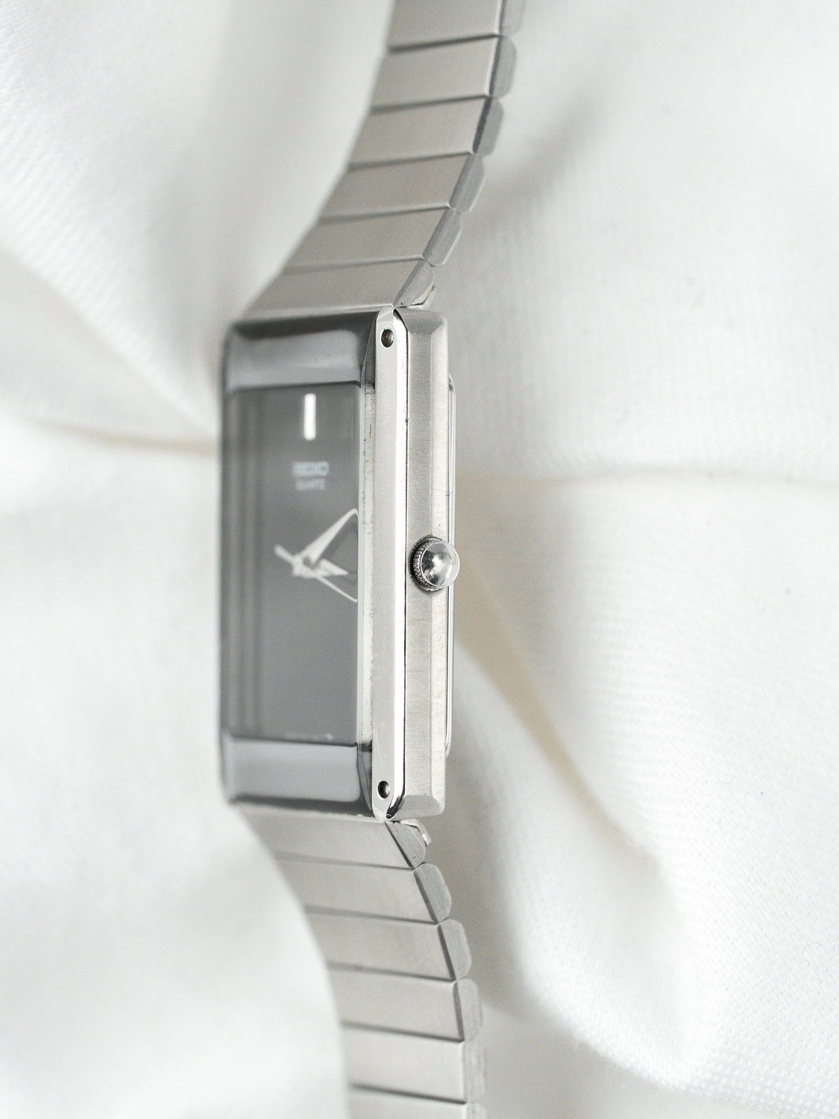 Fond de boîte acier avec référence - Montre Seiko Quartz 7431-5110 - Atelier Victor