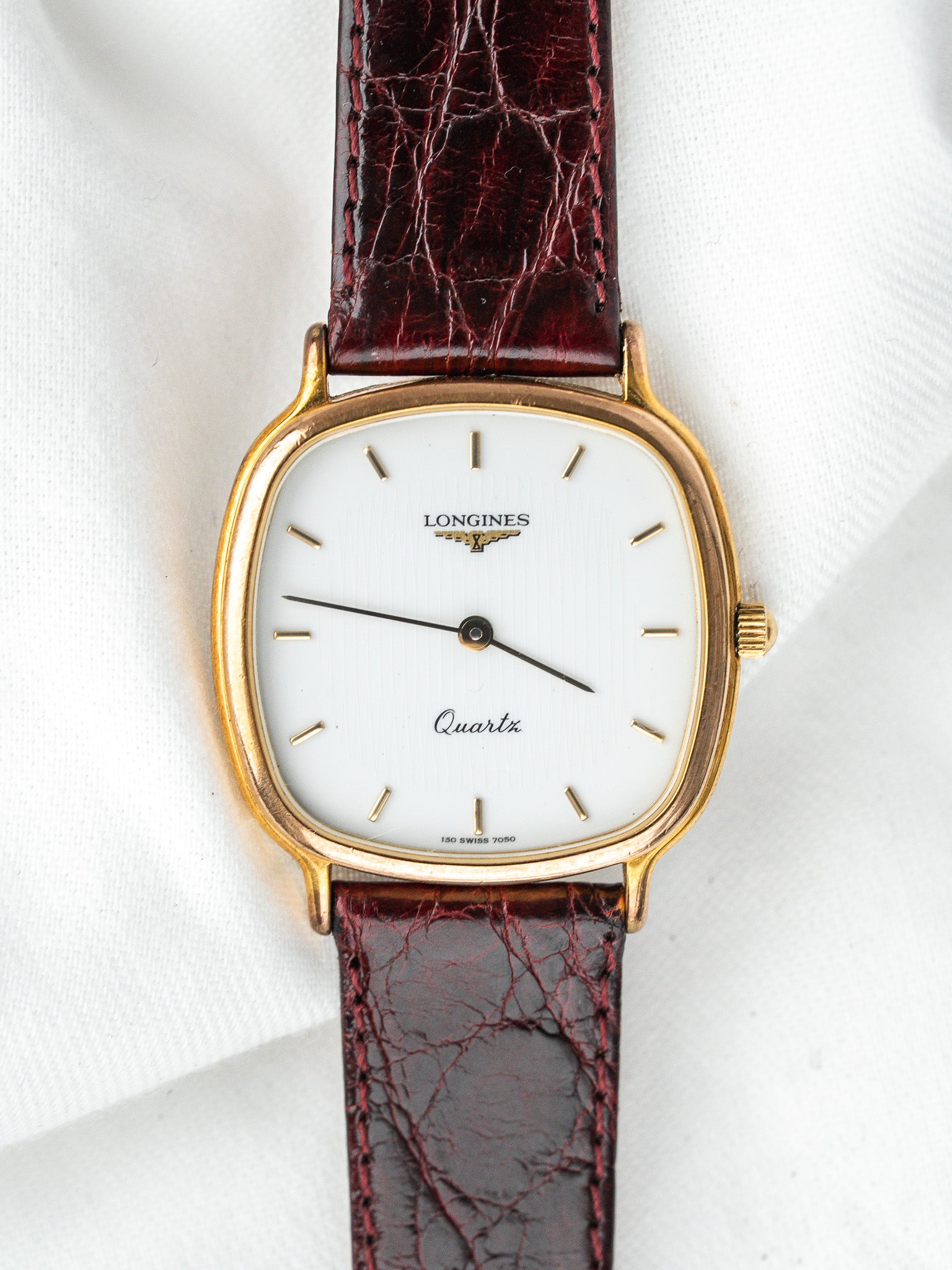 Longines Quartz Plaquée Or — Coussin Cadran Rayé Deux Aiguilles (1980s)