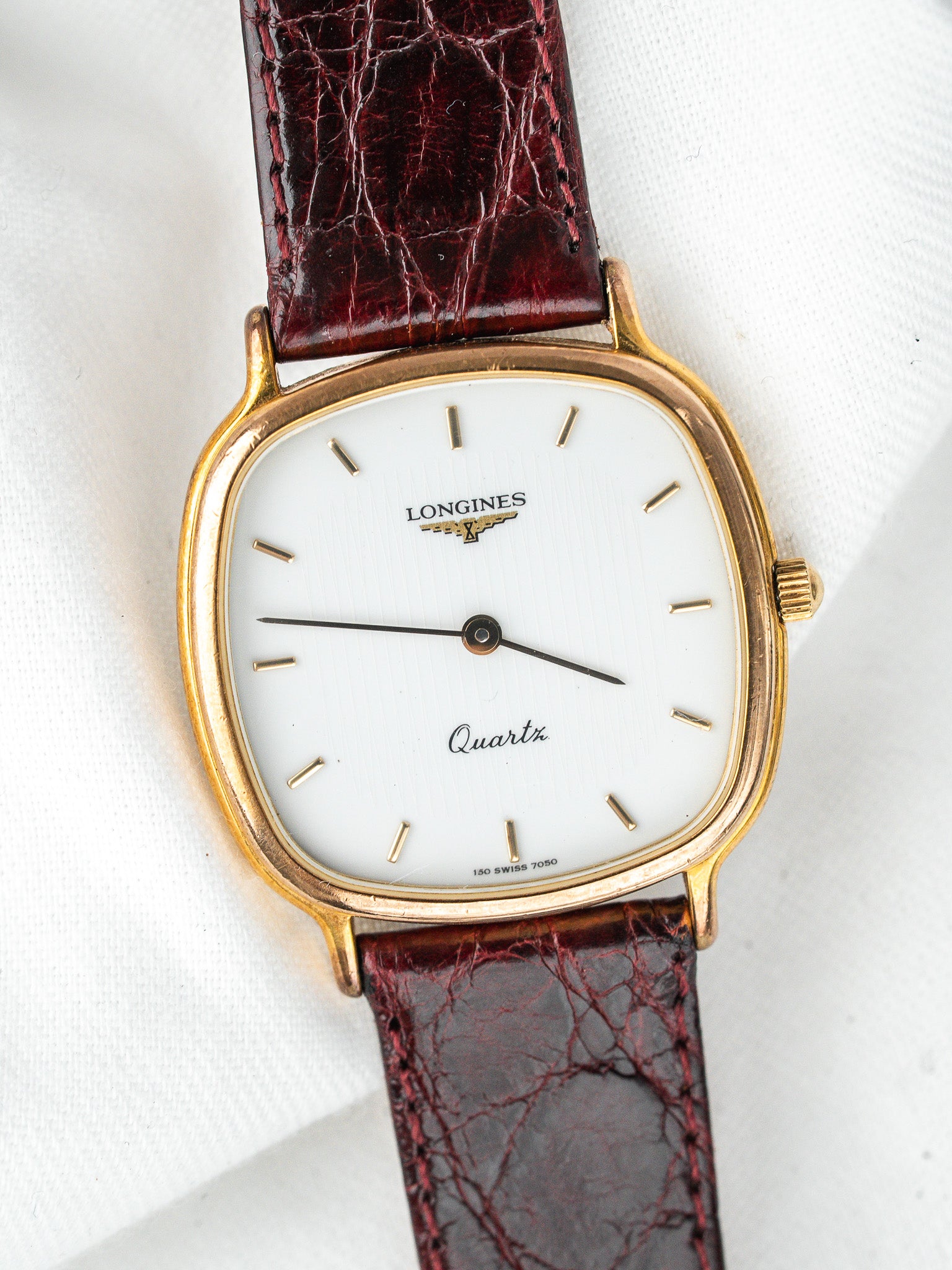 Longines Quartz Plaquée Or — Coussin Cadran Rayé Deux Aiguilles (1980s)