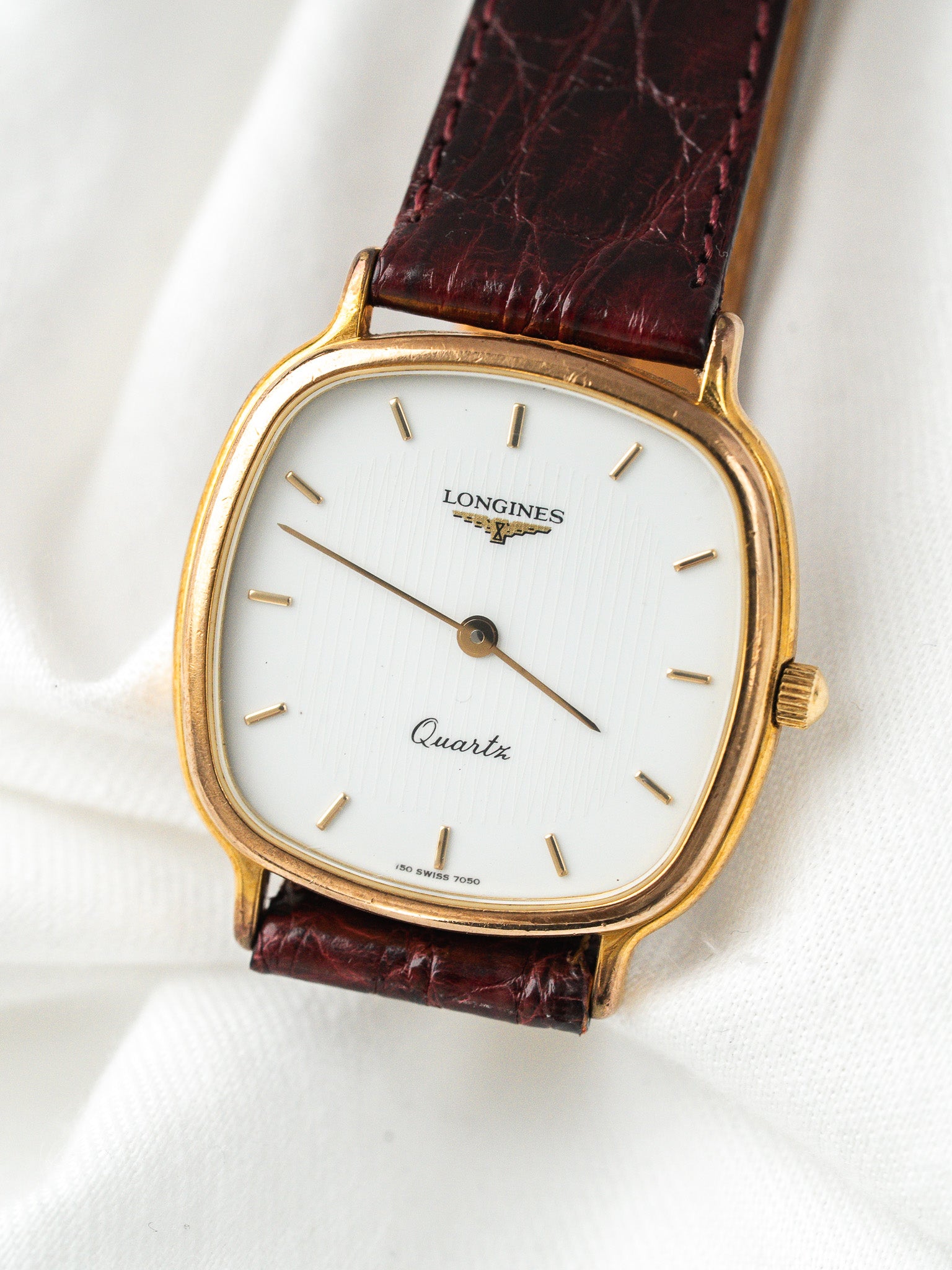 Longines Quartz Plaquée Or — Coussin Cadran Rayé Deux Aiguilles (1980s)