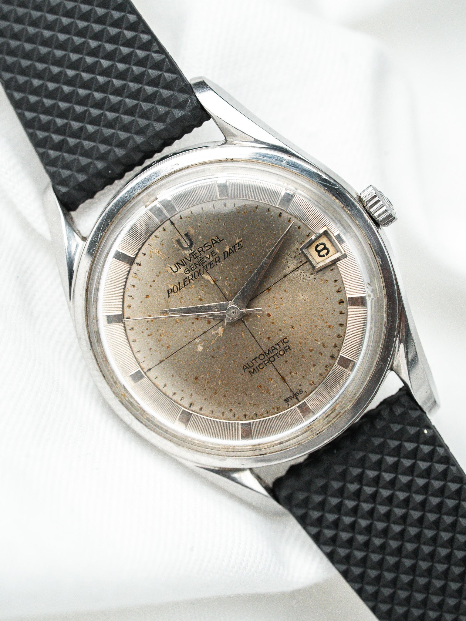 Universal Genève Polerouter Watch Date — Micro-Rotor Crosshair (1959) 