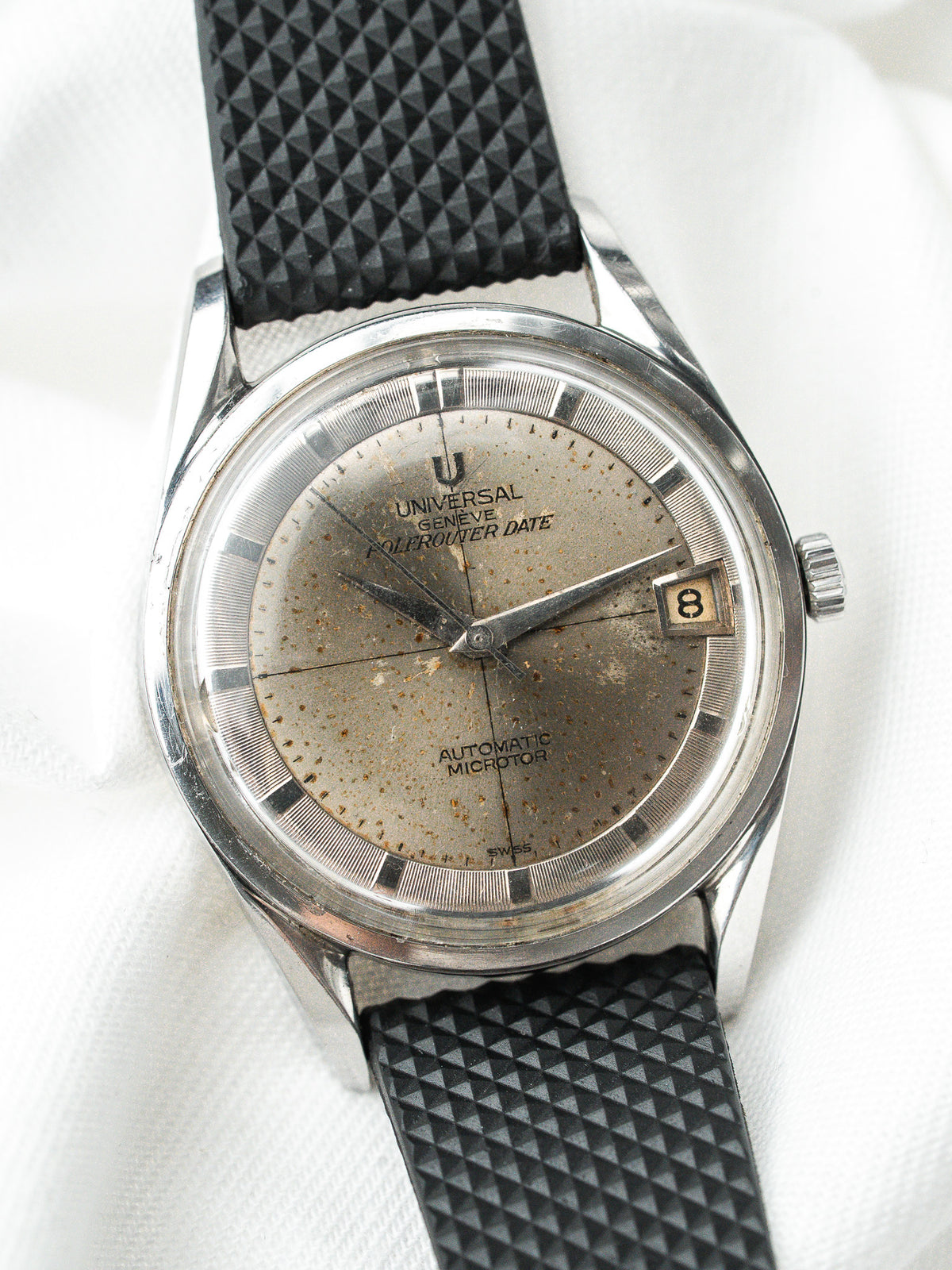 Universal Genève Polerouter Watch Date — Micro-Rotor Crosshair (1959) 