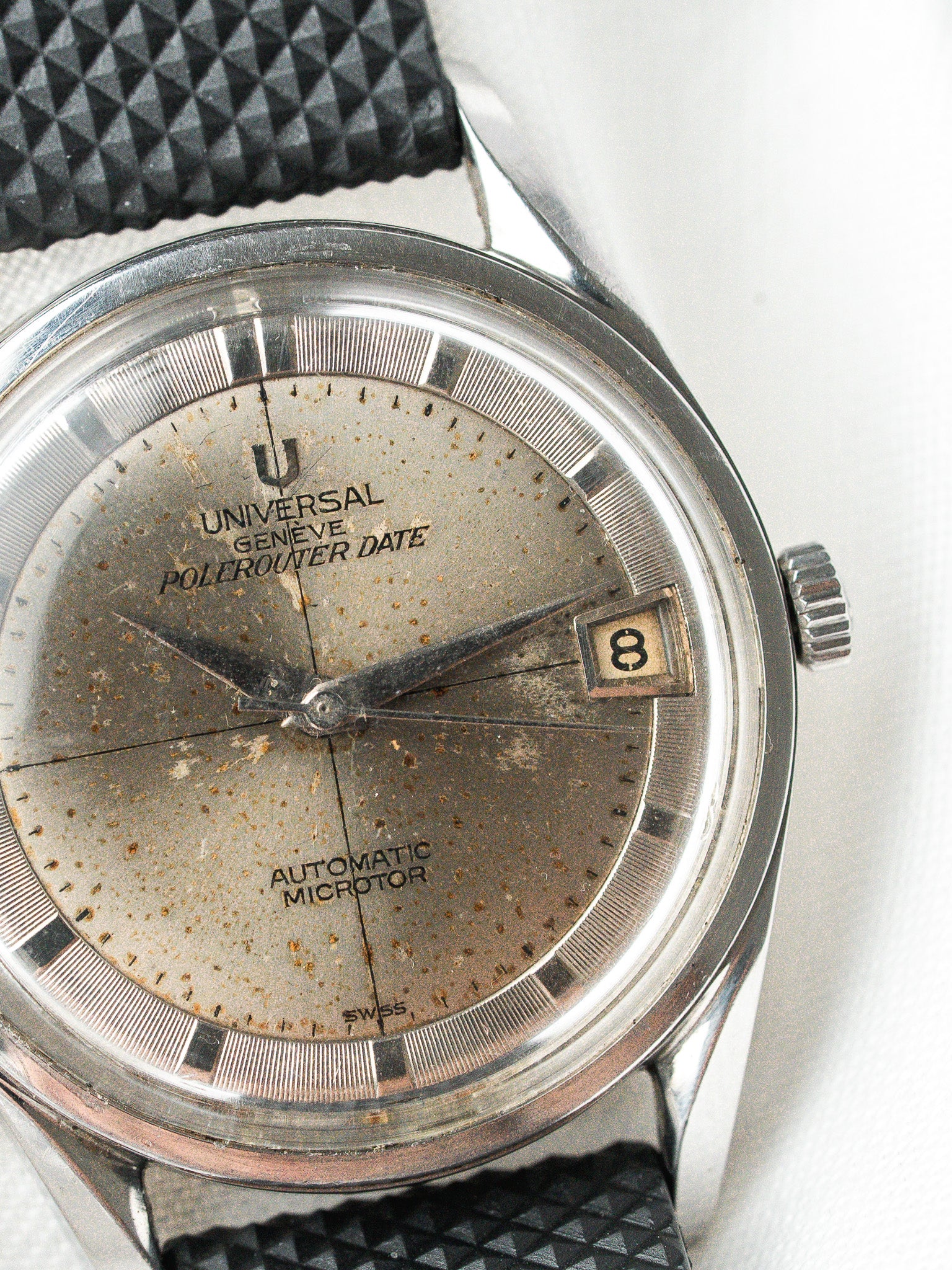 Universal Genève Polerouter Watch Date — Micro-Rotor Crosshair (1959) 