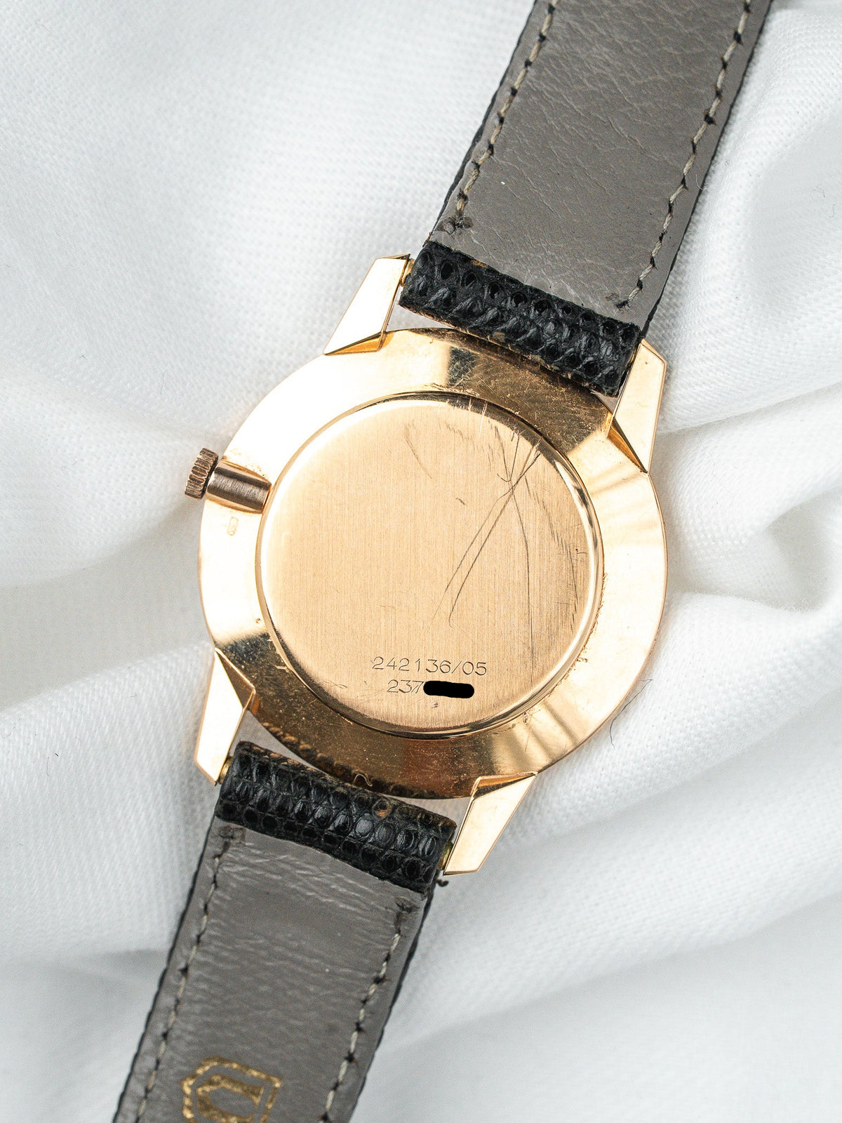 Universal Genève Vintage Uhr - 18 Karat Roségold Extra Flach (1964) 
