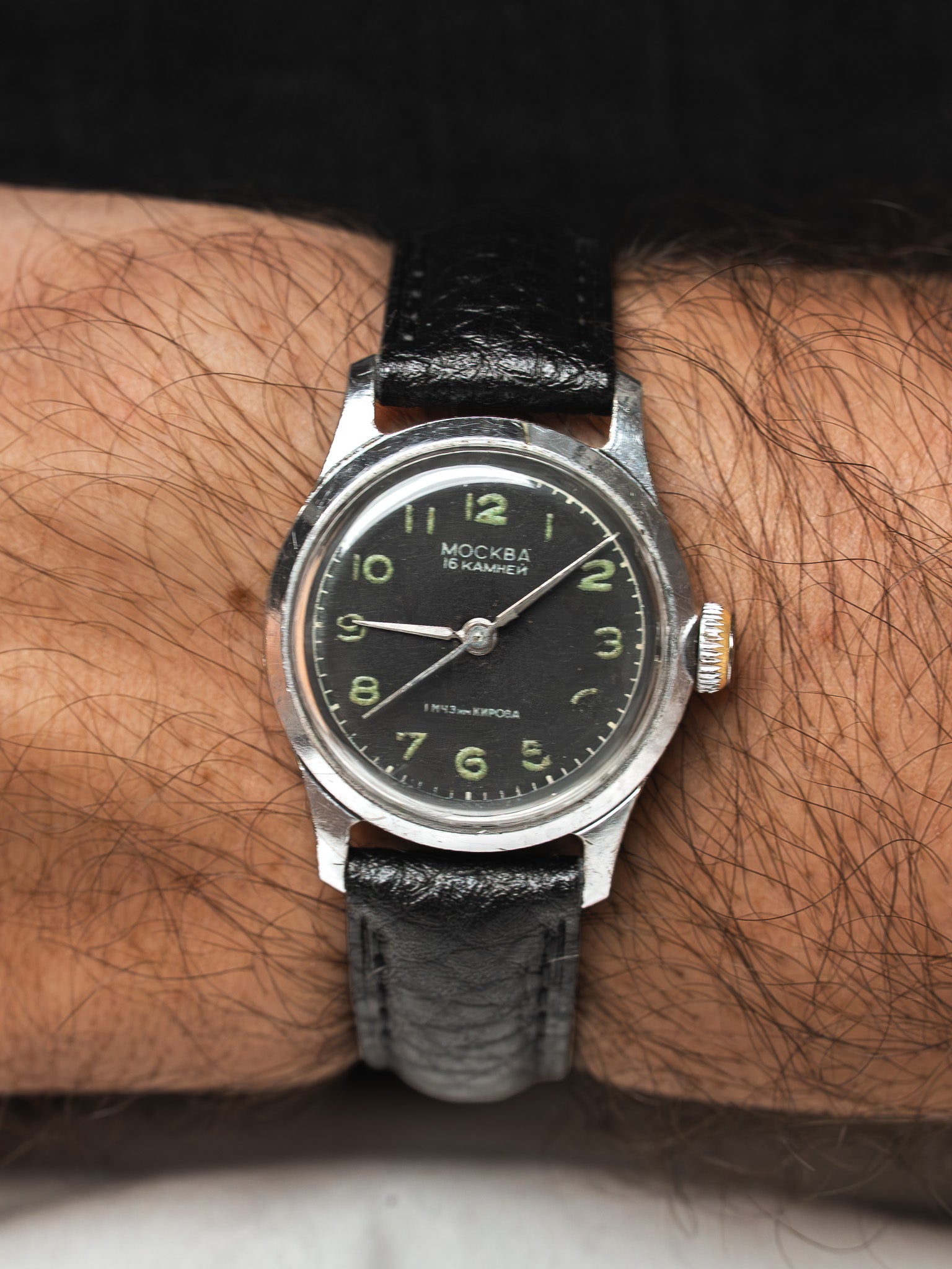 Moskva URSS Watch 钢 — 黑色表盘、夜光数字 (1950s) 
