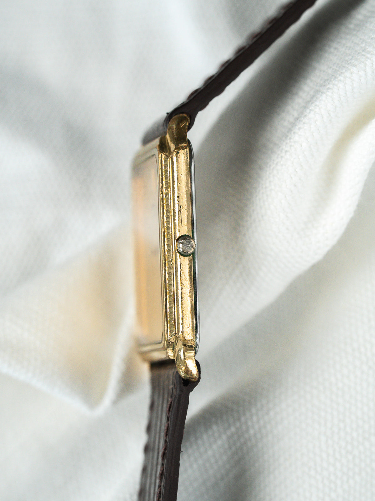 Couronne dorée à 3 heures - Montre Seiko Quartz 9521-5040 - Atelier Victor