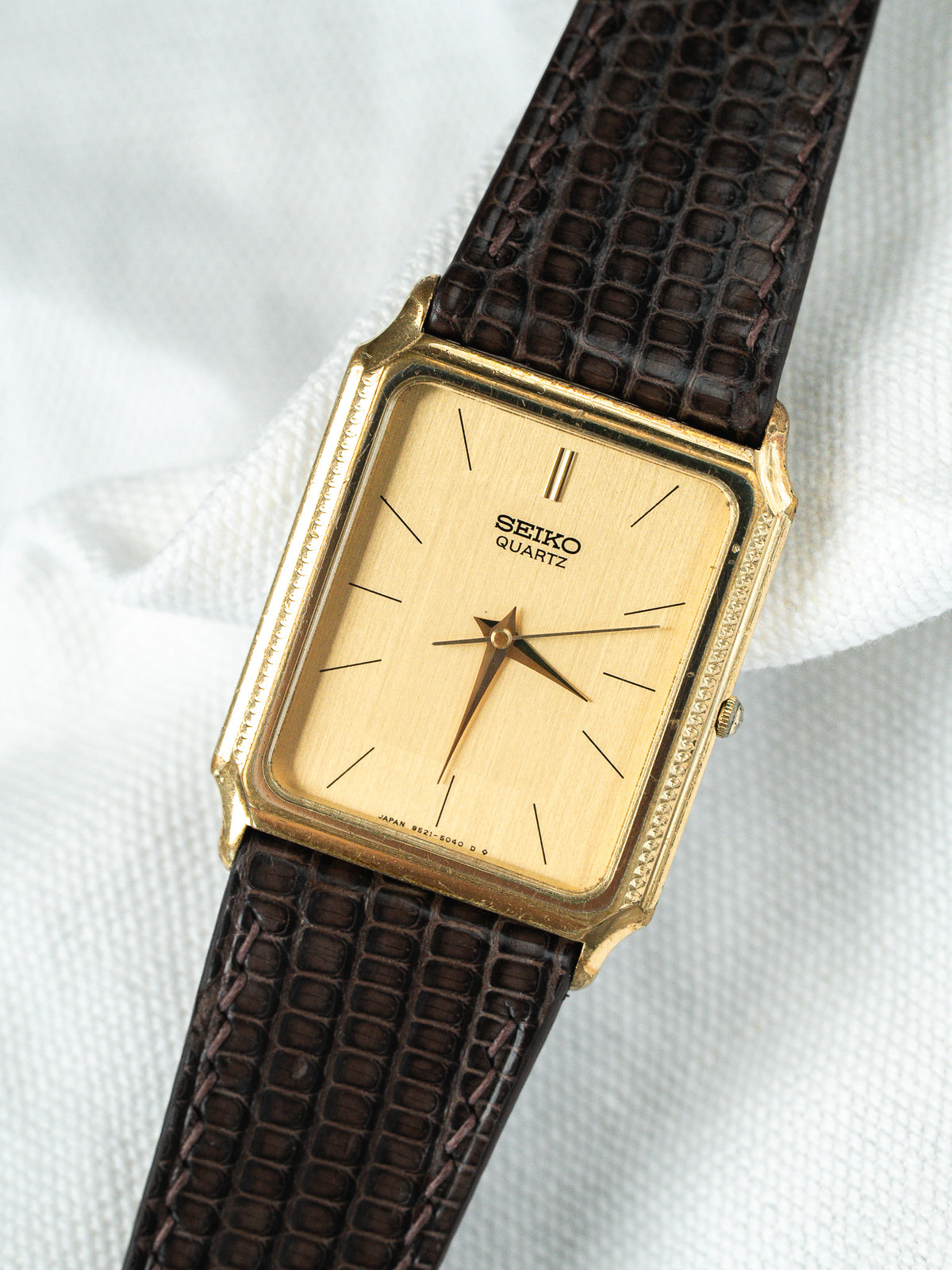 Vue de trois quarts - Montre Seiko Quartz 9521-5040 - Atelier Victor
