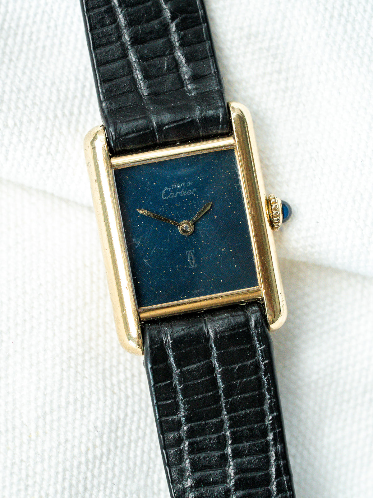 Couronne à cabochon bleu - Montre Cartier Must Tank Vermeil - Atelier Victor