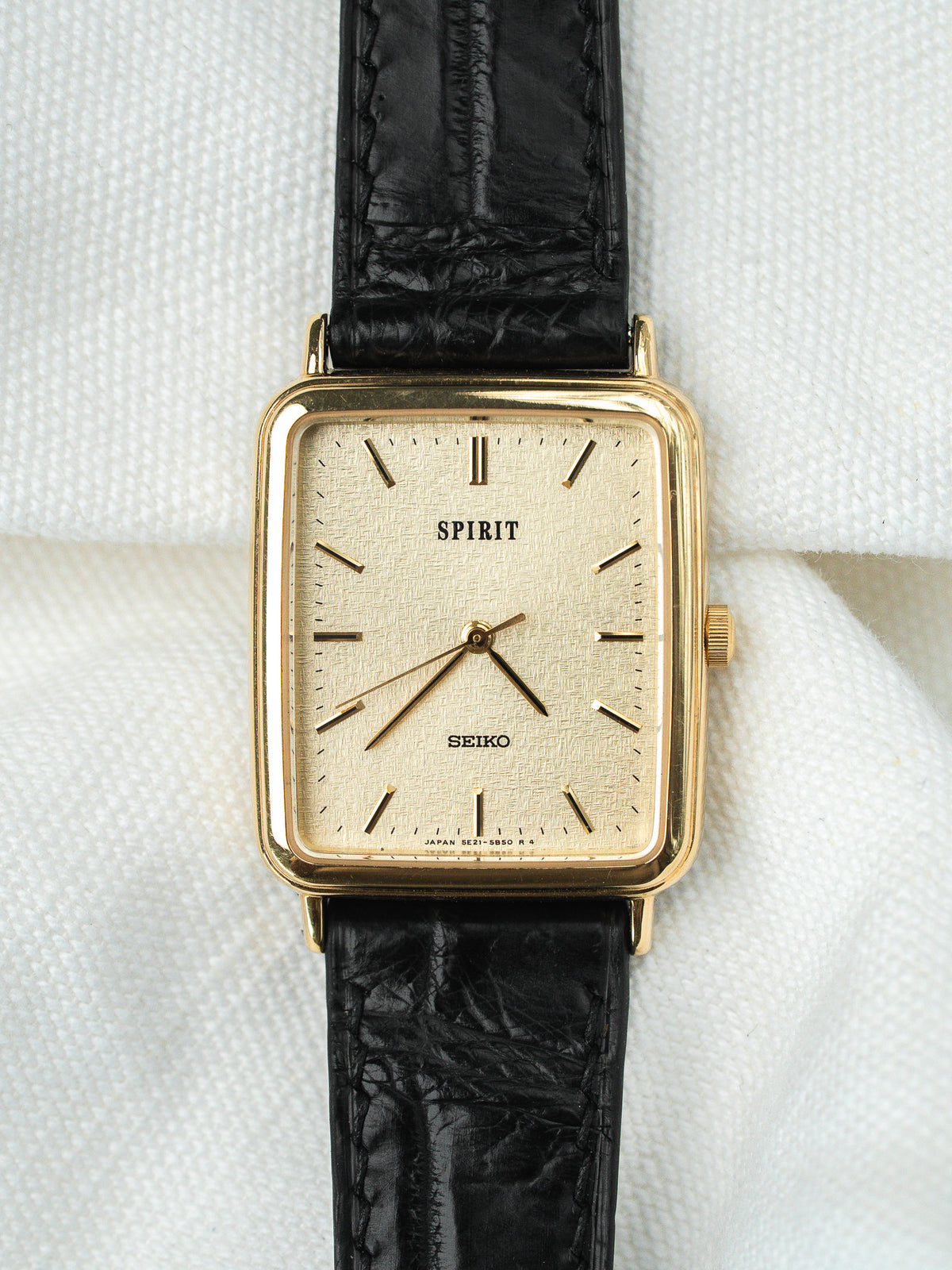 Cadran champagne à texture lin - Montre Seiko Spirit 5E21-5B50 - Atelier Victor